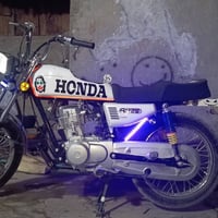 دراجه للبيع..  موديل 2025  مكينه ولا برقي مفتوح السعر 850 وبيه مجال  0...