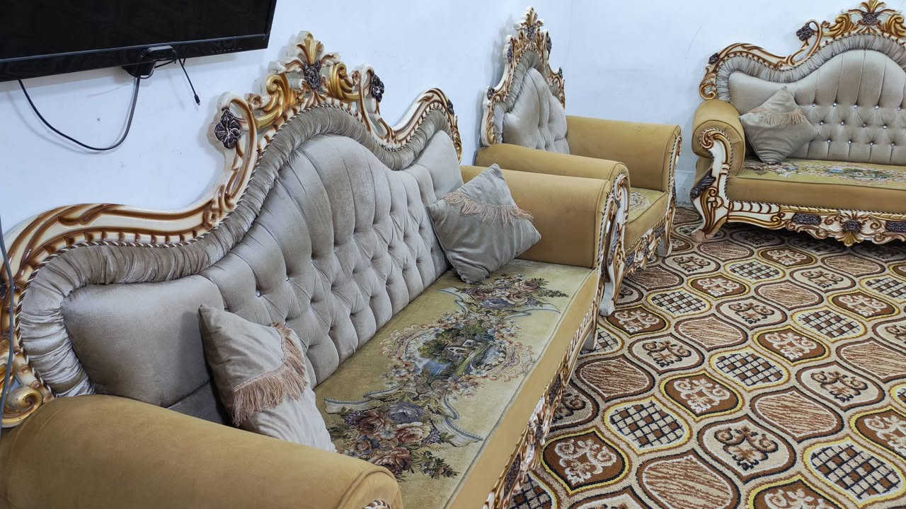 تخم 10 مقاعد ملكي تزكام نضيف اخو الجديد  السعر400 العنوان كربلاء يوجد توصيل داخل كربلاء ***********
