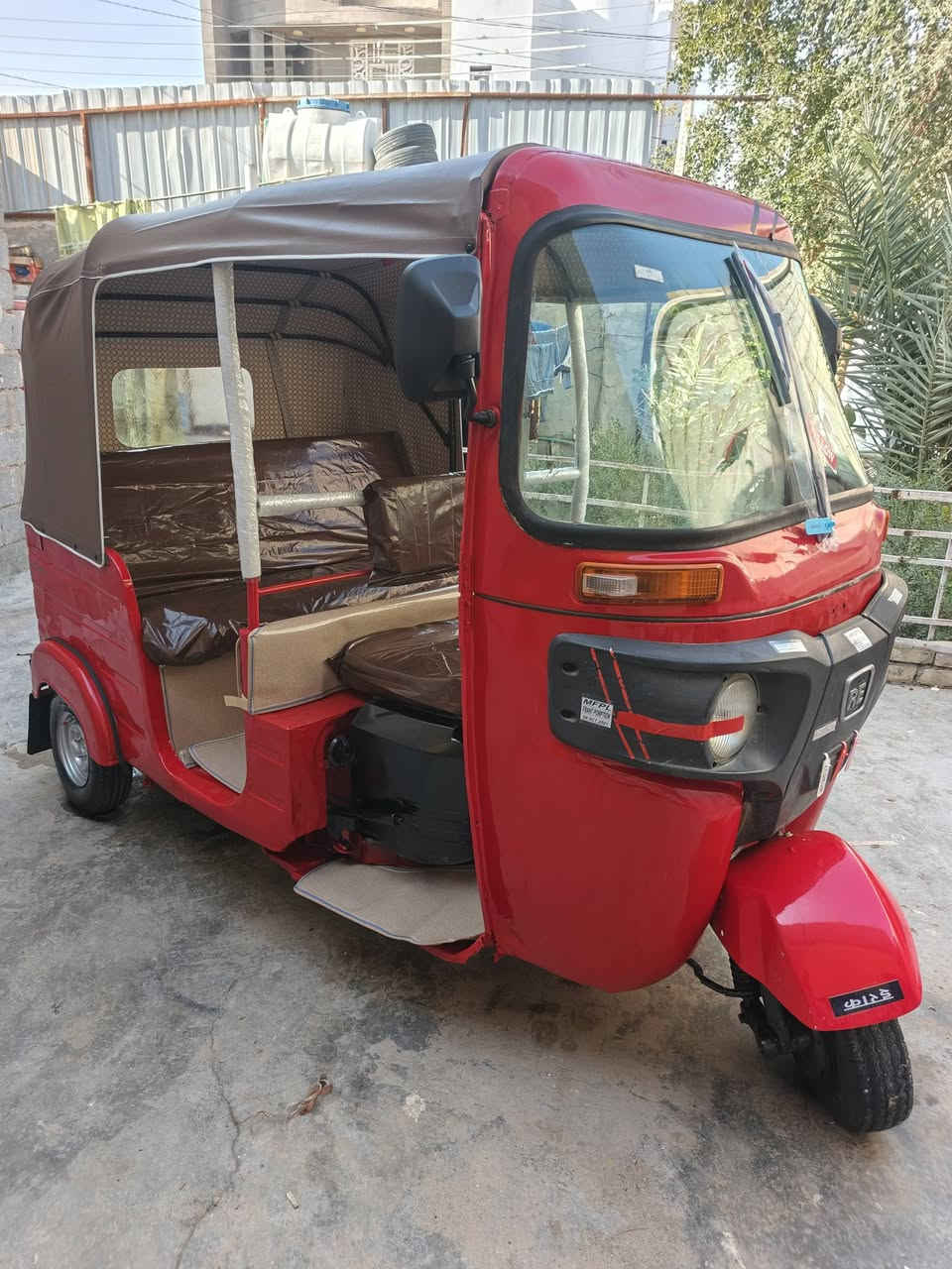 السلام عليكم تكتك للبيع موديل 2018 بيه مكينه مال 20  مصبوغه لجماليه فقط المكان كربلاء ام داخلي اوراق مو رقم  سعره 3 و.  600 وبيه مجال رجان لا طب خاص ما جاوب ***********
