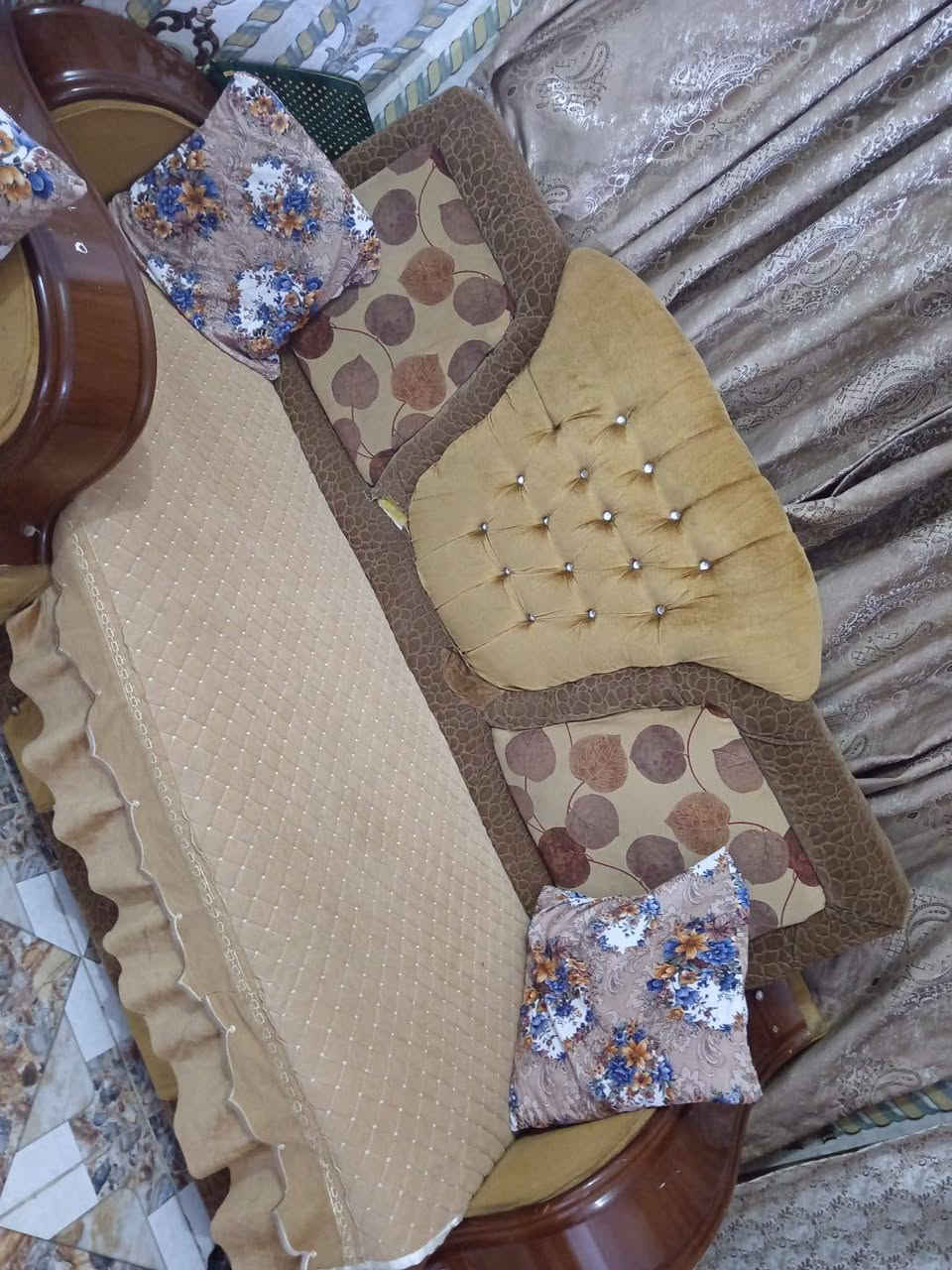 تخم للبيع نظافه فول عشر مقاعد السعر 250 وبي مجال


**إذا كنت صاحب هذا الإعلان وتريد حذفه لأي سبب، رجاءا أرسل رسالة إلى الدعم الفني**