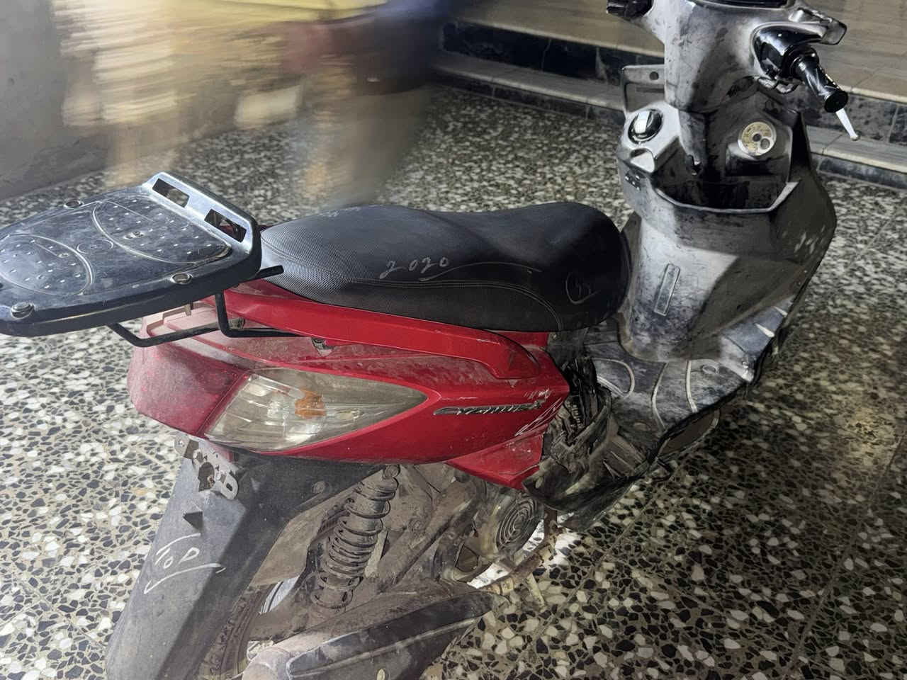 سنكس فحل للبيع  محرك مكفول كلشي شغال استان كهربائي دراجه ياباني بس يرادله كفرات السعر 400 مكاني بغداد الزعفرانيه للاستفسار ***********
