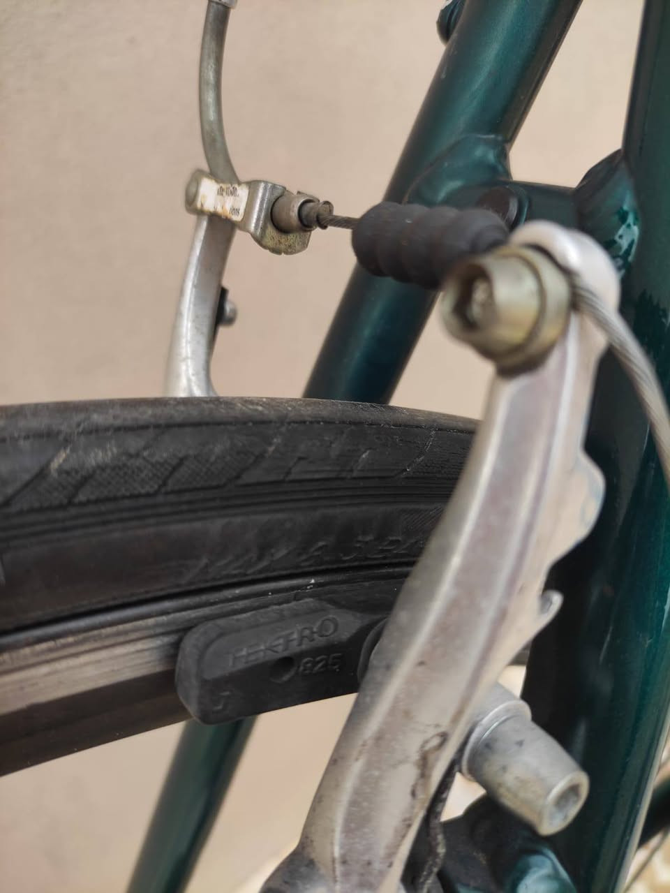 السلام عليكم
دراجه ماركة #GIANT_ESCAPE  جيانت اسكيپ العالميه ماركه 

غنيه عن التعريف صنع اصلي اورجنال باله مال حاويه 

لون زيتوني لامع  لامع مميز جدآ بالحقيقه احلى من الصور

حجم 28 (C700) قياس M لشه عاليه...فول المنيوم خفيف جدا

سستم سرام بالكامل #SRAM ...بدالات السرعه 8X3 شفترات فر

بريكات تيكترو سلس جدا حتى الفحمات مختومات تيكترو

مسكات ربل طبي ...ستيرن ستانلس نفخ مختوم جاينت  رياضي

وياله زوم طبقتين شكل نجمة مختومات ماركة جاينت بولبرين زوم مصممه لتحمل الاوزان الثقيله والطسات

تايرات كتان اصليه ماركة #MAXXIS  فول سلاسه وسرعه وانسيابيه 

فوول كامپليون سرج و وياله ..سرج طبي اصلي..ستاند سلايت

🔴الدراجه نظيفه وبالحقيقه اللون احلى بهواي 

🔴 الدراجه قطعه مال حاويه غير مستخدمه داخل العراق 
      الدراجه ليبل واحد ختم  واحد كله  جاينت على وضع  
      الشركة كامله وجاهزه ما بيها اي نقص السعر 250 مكاني بغداد الدوره.


**إذا كنت صاحب هذا الإعلان وتريد حذفه لأي سبب، رجاءا أرسل رسالة إلى الدعم الفني**