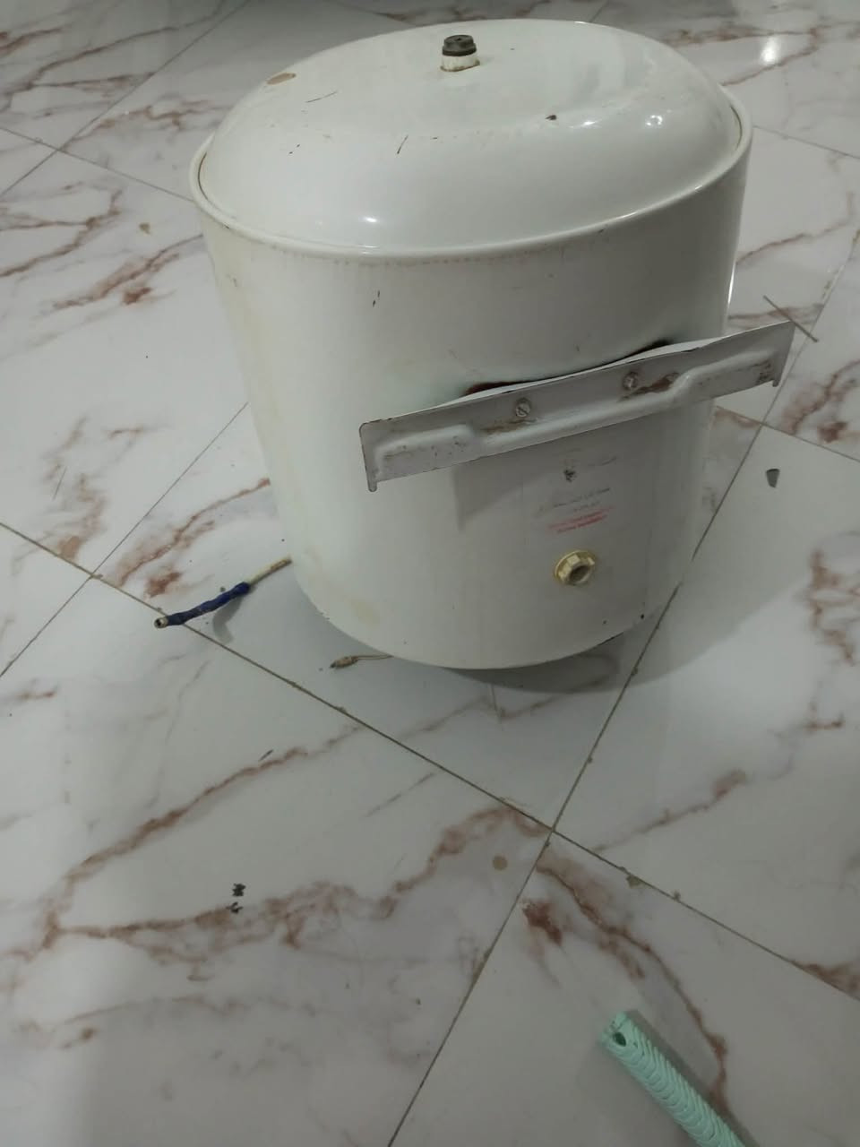 الطباخ 40
الكيزر30
السنك15


**إذا كنت صاحب هذا الإعلان وتريد حذفه لأي سبب، رجاءا أرسل رسالة إلى الدعم الفني**