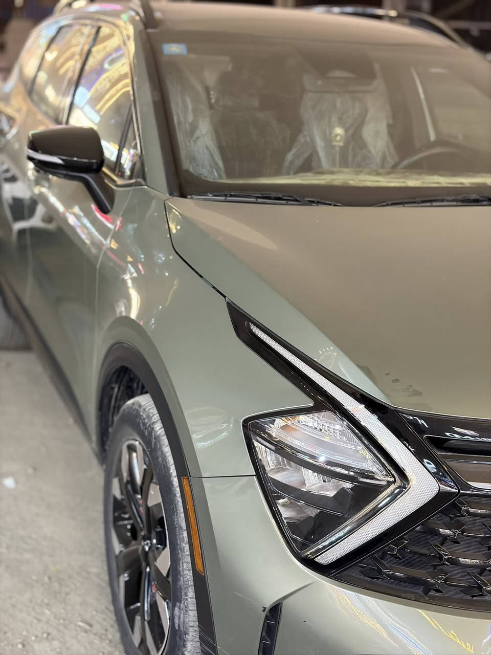 السلام عليكم سبورتج موديل 2023 وارد امريكي حادث مثل ما موضح بل صوره كدامكم اي اضرار ماكو السياره مثل تشوفهه العنوان بغداد الحبيبيه الستفسار ***********
