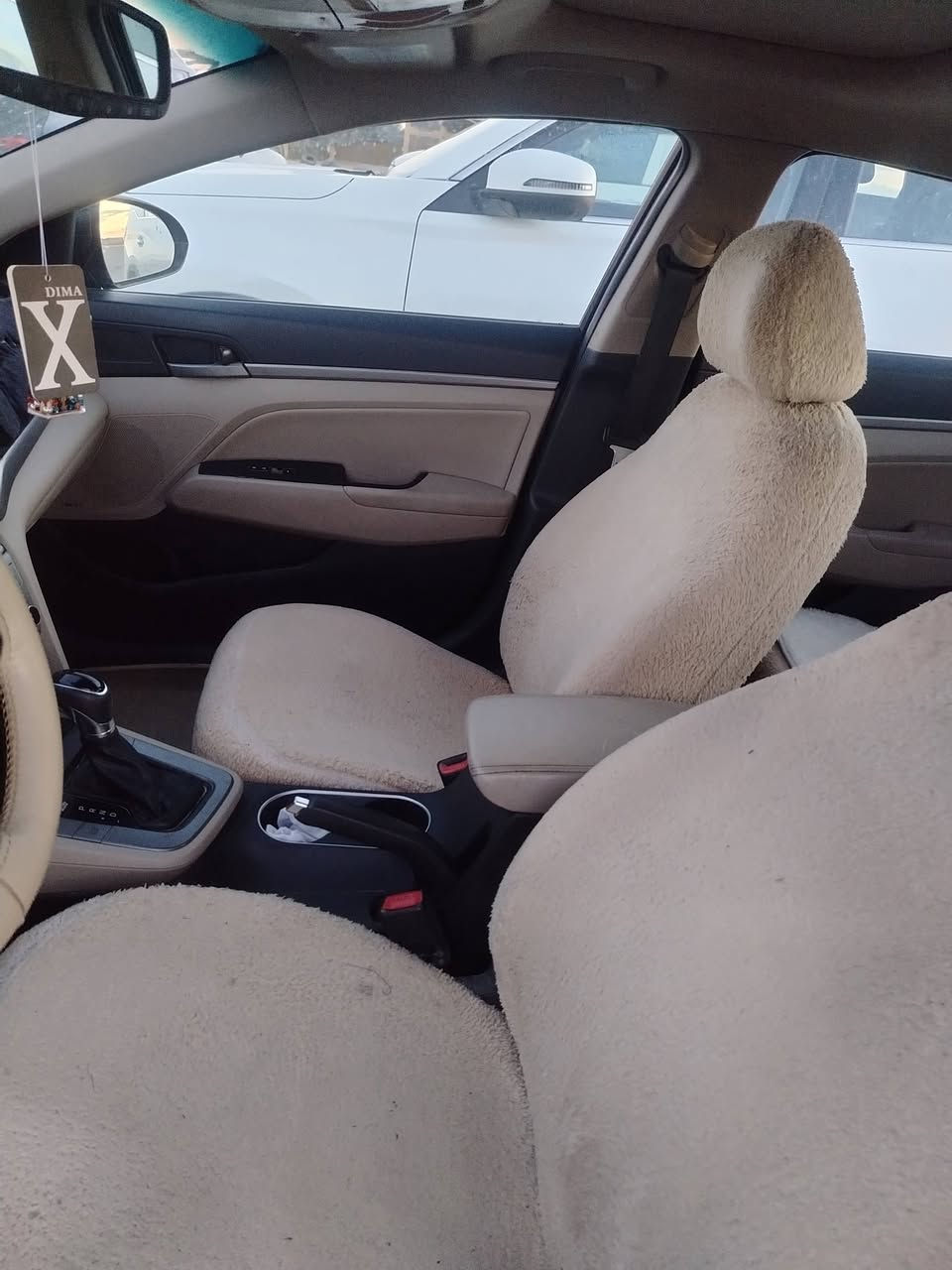 النتره 2017 وارد امريكي بيها 3 قطع بدون دواخل يساره فول مواصفات محرك مكفول ماممدوده عليه سبانه سياره جديدع كله ماشيه 110 الف سياره كلش نضيفه رقم شمالي سليمانيه سعرها 127 ورقه وبيها مجال ***********
