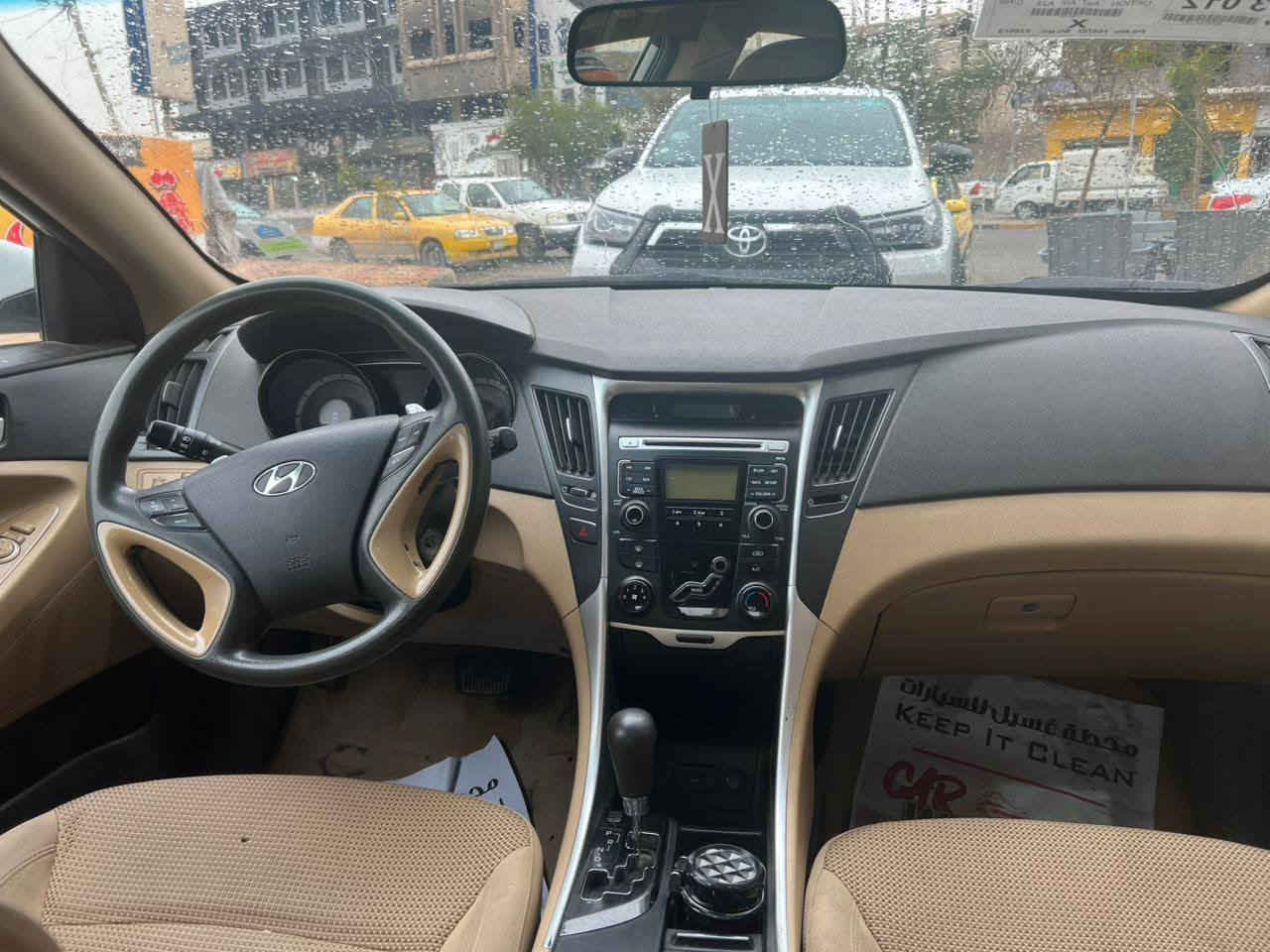 السلام عليكم 

سوناتا 2012 مكفوله من الصبغ والتبديل

رقم مشروع وطني السنويه لغايه 2028
باسمي شرط التحويل

ماشيه 156

محرك2400 دوش 
4 سلندر 
كابون بانزين ورقي

وبعد بيه المواصفات المعروفه بالسوناتا

سياره فول مواصفات وبعده جديده وبالعافيه ع الياخذهاا

رقم صاحب السياره 
***********
***********
