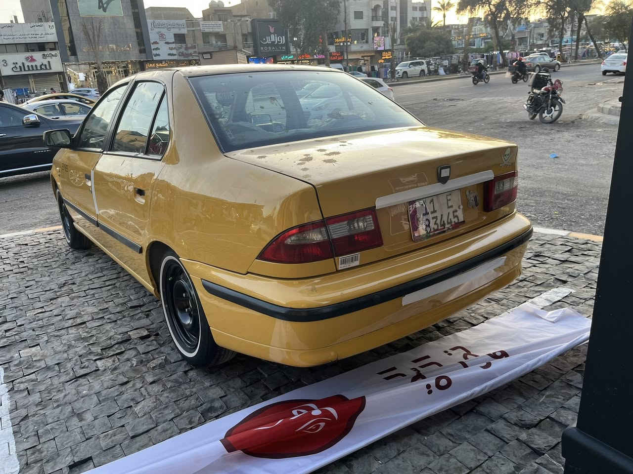 سلام عليكم سمند 2012 كير مكينة تبريد كلا جديد سيارة بيها بارد بل باب الخلفي وبل جاملغ الامامي فقط سيارة قطرة صبغ مابيها تخم تاير جديد سيارة حلوة دوشمة ولايلون سيارة بسمي مصفرة هيئة وغرامات سيارة جاهزة من كل النواحي مكاني بغداد الشعب  السعر 45 وبيها مجال للستفسار رقمي ***********
