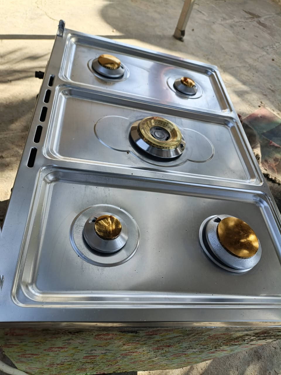 هلاَ واسهلاَ طباخك عطلان وماعندك مجال اتدزه للمصلح لگينالك حل انتَ وگاعد أبيتك اجيك
فرن
عيون
باب 
كلشي يخص الطباخ يمنه 
مـ؏ التنضيف وترتيب  

بس أتصل ؏ رقم 
ورشه الاخوين يوجد واتساب 
***********
***********
او مراسلة الصفحة
