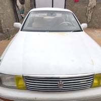 تويوتا كراون • ١٩٩٢ • رقم انبار