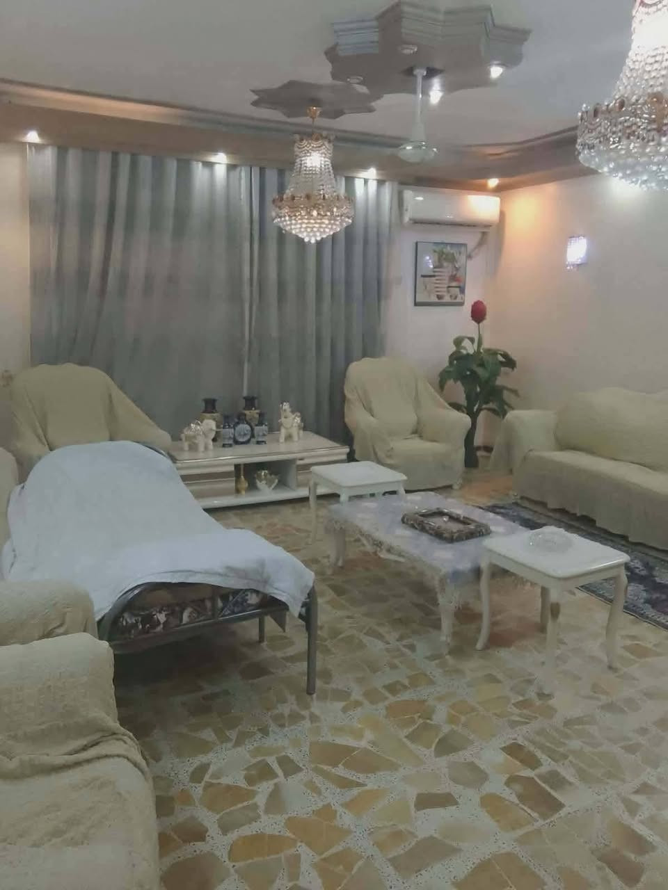 السلام عليكم ورحمة الله وبركاته بيت للبيع المساحة 300 والواجهة 12 منطقة الامين الثانية سكينة وكريات طابو صرف خلف جامع الرحمن السعر 500وبيه مجال بسيط للاستفسار اكثر الاتصال على الرقم ***********
