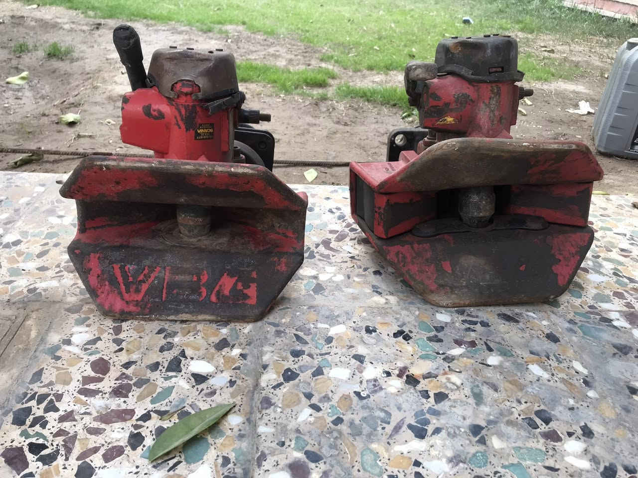 سلام عليكم
للبيع هوكات جدد 

واحد حجم 52 سعره ورقتين ونص 

وثاني حجم48 سعره ورقتين 

عنوان فلوجة 

‭0783 105 6423‬
