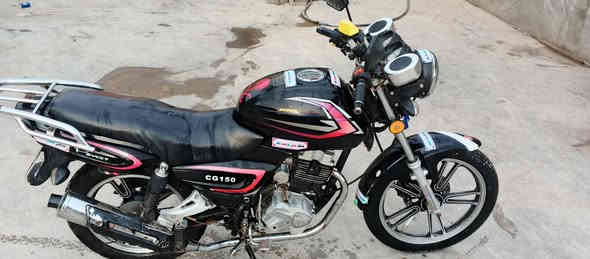 السلام عليكم دراجه للبيع جني بانده محرك 150مكفول لا صوت لا دخان لا صرف كهربائيات كلها كامله اشاير يمنه يسره لايت عالي ناصي فيدراليه سكن دبديل نمر بل دشبول انبيتري الدراجه قويه ورزنه نعومه فول مال كشخه والله الدراجه أحله من الصور/السعر 475وبيه مجال/عنواني بغداد جسر الفرنسي قرب العبيدي/رقمي ***********
