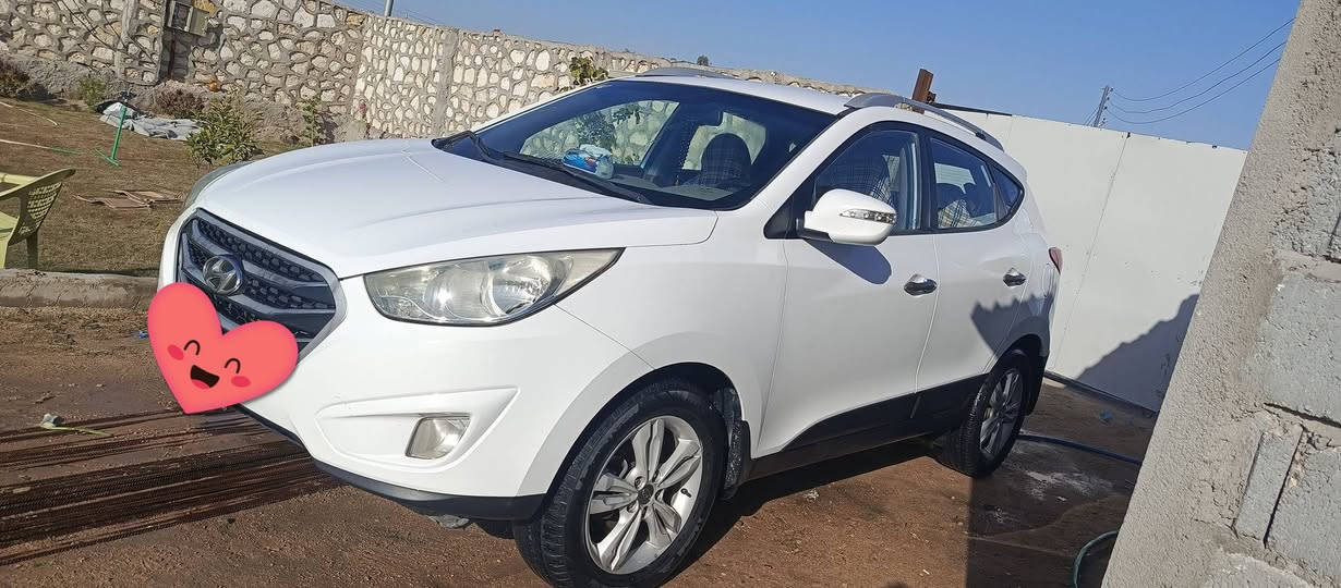 السلام عليكم اخوان توكسان  خليجي موديل 2014 مكفوله كفاله عامه رقم بابل بأسمي جاهزه من كلشي ماعايزه شي مكينه 2000 السعر 160  مكان السياره النجف الاشرف ناحيه العباسية ***********
