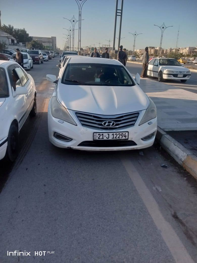 السلام عليكم ازيرة خليجي ١٥ محرك ٣٠٠
بيه جاملغ خلف السائق مصبوغ  رقم سليماني
وكالة أو مداور  موجودة في الشطرة 
السعر ١٢٥ وبيه مجال ***********
