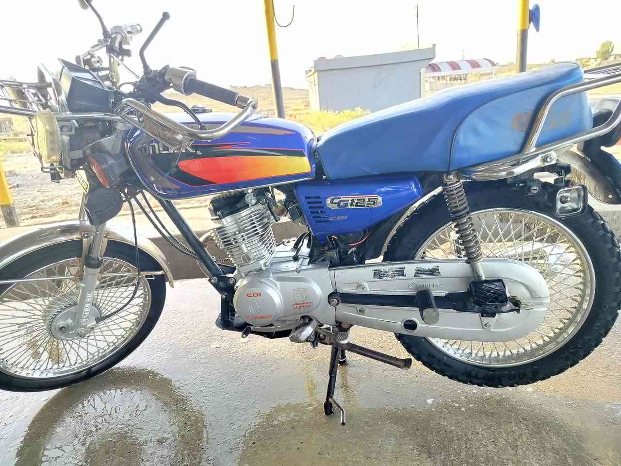 السلام عليكم 
الموطور للبيع 🏍️ اللي مهتم يتواصل  صورته واضحة  للأستفسار ***********
السعر 400
