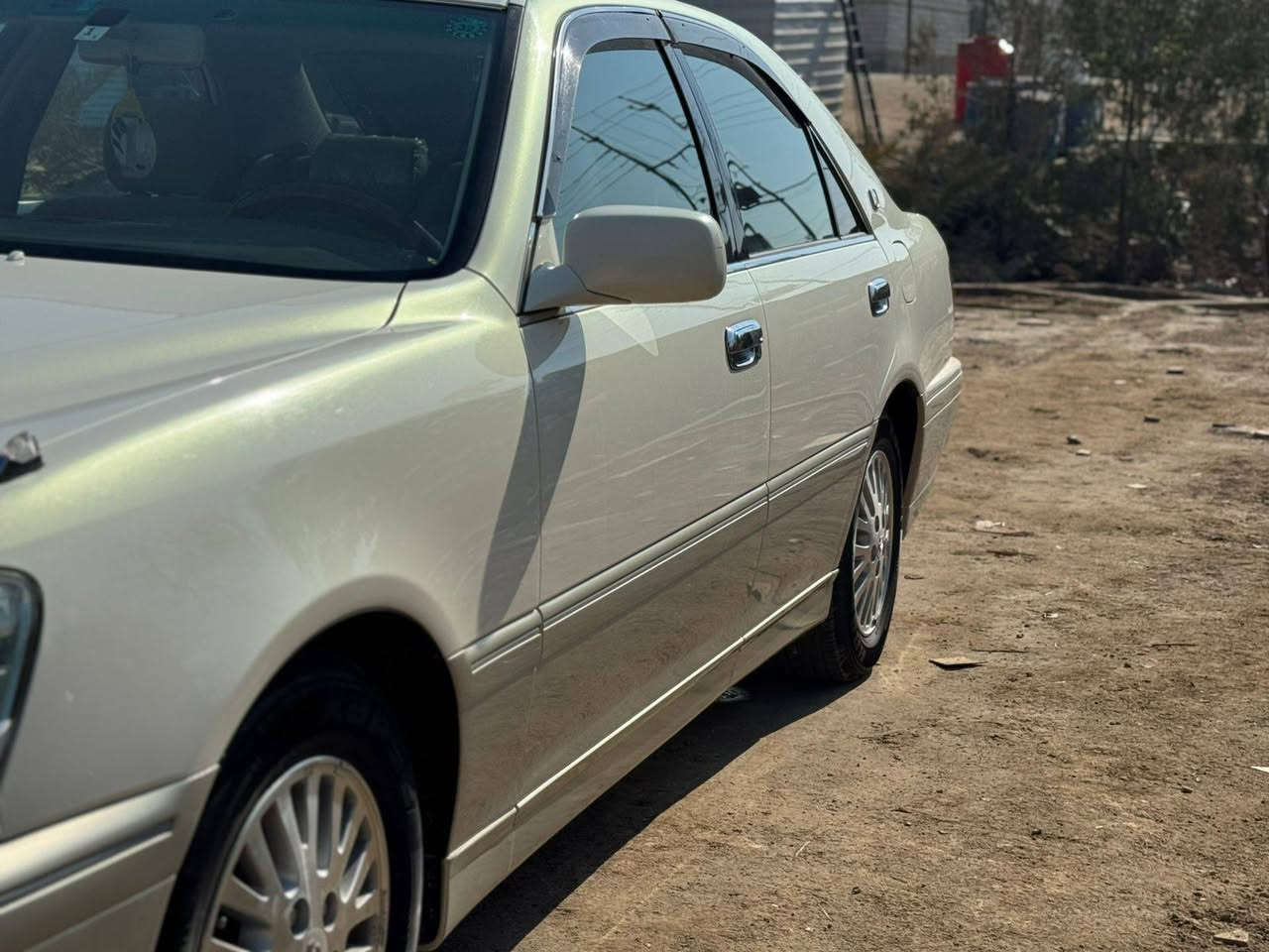 سلام عليكم ملكه للبيع سيارة جديده حاويه السياره خير من الله مكينه دي ڤور صغير دكمتين برده كهربائيه شاصي 75 سيارة لاكصه ولا صبغ ولا تبديل السعر 95 الاستفسار *********** عنوان ناصريه
