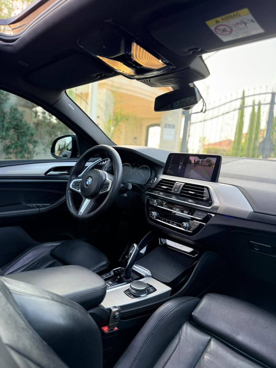 BMW X4 M///
Engine : 2,000cc 🇩🇪
Model : 2020/2019
Fuel type : Diesel ⛽️
Full ++
‏‎‏ 
✔️صندوق خلفي  كهرباء
✔️تحكم ستيرنج كامل   
✔️فتحة سقف بانوراما 
✔️تعدد وضعيات القياده  
✔️جنط مغنيسيوم”19”
✔️تشغيل بصمة فتح واغلاق 
✔️ حساسات امامي وخلفي
✔️  رادار المحافظة على المسار  
✔️ رادار لقراءة الإشارات وقياس مسافة الأمان والتوقف الذاتي 
✔️رادار منع التصادم
✔️تدفئة كراسي 
✔️ تجهيز هاتف بلوتوث ،  USB ،  ✔️اضواء Adaptive 
✔️نظام مري ذكي  
✔️مثبت السرعة  
✔️زجاج مظلل شركة
✔️ إنارة مخفية
للأستفسار:0599337131


**إذا كنت صاحب هذا الإعلان وتريد حذفه لأي سبب، رجاءا أرسل رسالة إلى الدعم الفني**