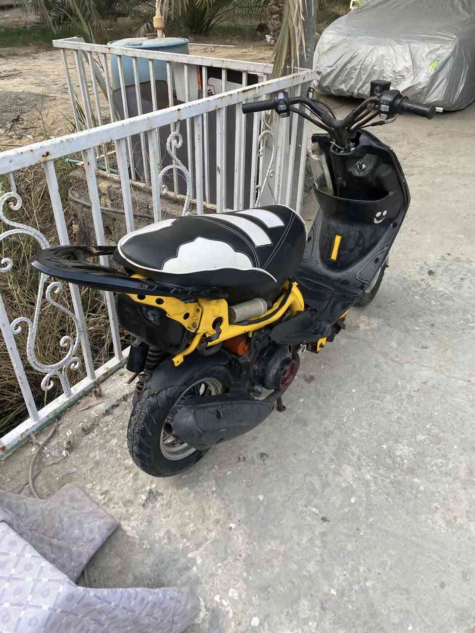 سلام عليكم دراجه للبيع بوشه ٥٥ سعر ٤٥٠  وبيها مجال مكان بصره ابو الخصيب رقم ***********
