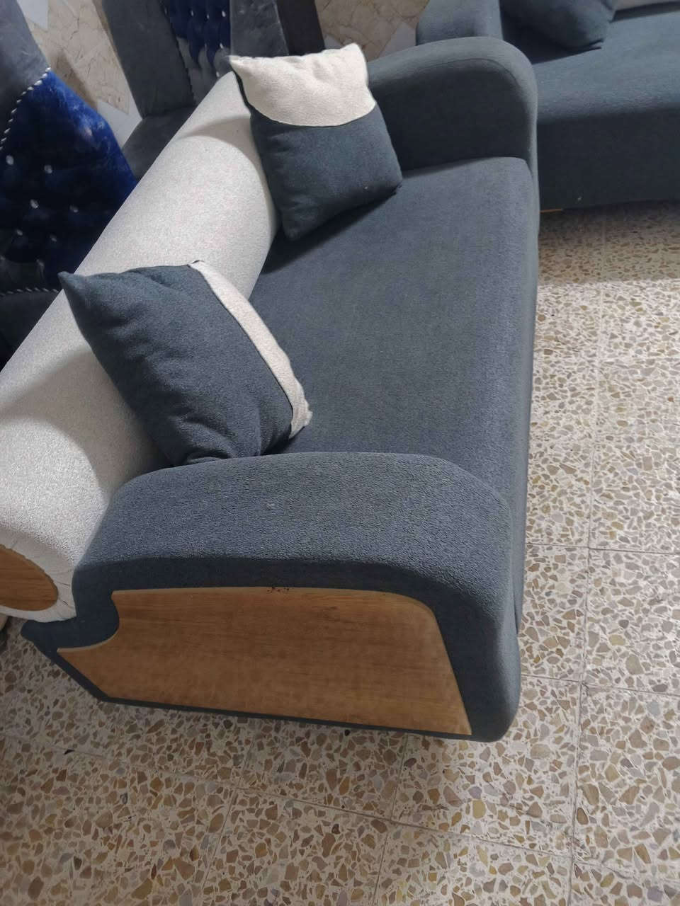 تخم ديوان خمس قطع 12نفر تركي شغل درجة اولئ غير مستخدم قبل يومين جبناه الوصل موجود خذناه بمليون اريده ب600بي مجال قليل غير مستخدم ابد النجف, العراق


**إذا كنت صاحب هذا الإعلان وتريد حذفه لأي سبب، رجاءا أرسل رسالة إلى الدعم الفني**