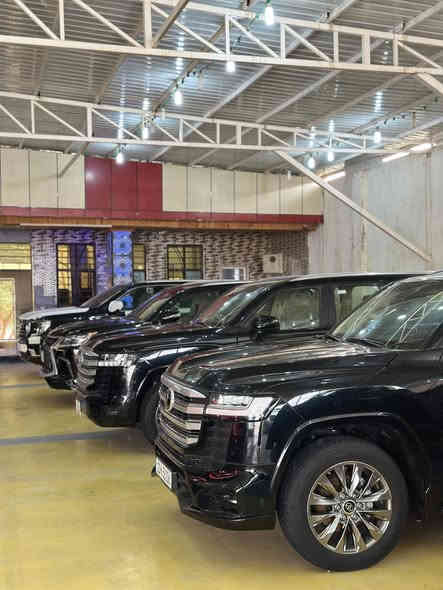 يعلن معرض بيت شريجي👑 عن وصول تويوتا لاندكروز VX limited ام الرادار الاصليه 
2023  ماشيه 40 الف لسياره مرقم بغداد فول شاشات وتطبيق  لمتد مكفوله كفالة عامه من كلشي  نستقبل بيع او مراوس العنوان كوت حي لحكيم 🧿 وسعرها 715 $ ورقه
#تويوتا_لاندكروز2023 gxr limited✈️
اللون: اسود black
عداد المسافات40km
المواصفات:  رقم بغداد فول مواصفات ١/١ رادار تحديد مسار
5 كامرات بلادي 
سماعات jpl الاصليه 
كشنات تدفئه وتبريد 🔥
سلايد(فتحة قمارة)
كراسي جلد اصلي(بيجي)
كراسي اثنين كهرباء
تبريد خلفي شاشة
شحن الهاتف لاسلكياً
ثلاجه
كروس سرعة 
خمس بصمات
فول تحكم استيرن(جهتين امامي+جهتين خلفي)
شاشة عرض الاعطال
صندوك كهرباء(شفط)
فتح صندوك تلقائيا  
دبل كير(عادي+اوتوماتيك)
ناقل حركة ٨ نمر
دبل حساس(امامي+خلفي)
نظام تحكم بمستوى الضوء الداخلي
مانع تزحلق
نظام فتح الابواب لاسلكياً
فور ويل
شاشة امامية كبيرة اصلية
شاشات خلفيه تطبيق 
كامرة خلفية اصلية
تشغيل عن بعد
دوسات كتابة landcruiser
اشارة بالمري
مري كهرباء(شفط)
لايت عدسة زنون(عالي+ناصي)
لد امامي
#ويل_20_الجديد_كليا
#سستم_صوت
مدخل
CARPLAY
‏BLUETOOTH 
‏AUX
‏I POD
‏USB
‏CD

للاستفسار الاتصال بِنَا على الأرقام التاليه

  حسنين ‭0771 508 5598‬ واتساب او اتصال
