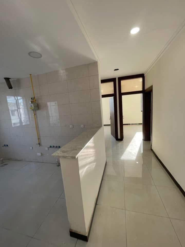 شقة للبيع في مجمع الزهراء السكني  الزعفرانية مساحة الشقة ١٦٠ تحتوي على صالة ٣ غرف نوم حمامين +صالة+ بلكونة + مطبخ للتواصل ***********
