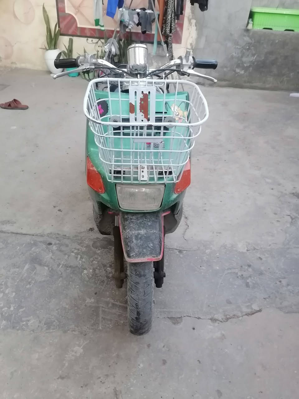 السلام عليكم دراجة 60 بيكم للبيع دراجة فول نضافة مستعملة قليل  350 وبيها مجال قليل  مكاني بغداد الشعلة شارع ابو الدهن الرقم ***********
