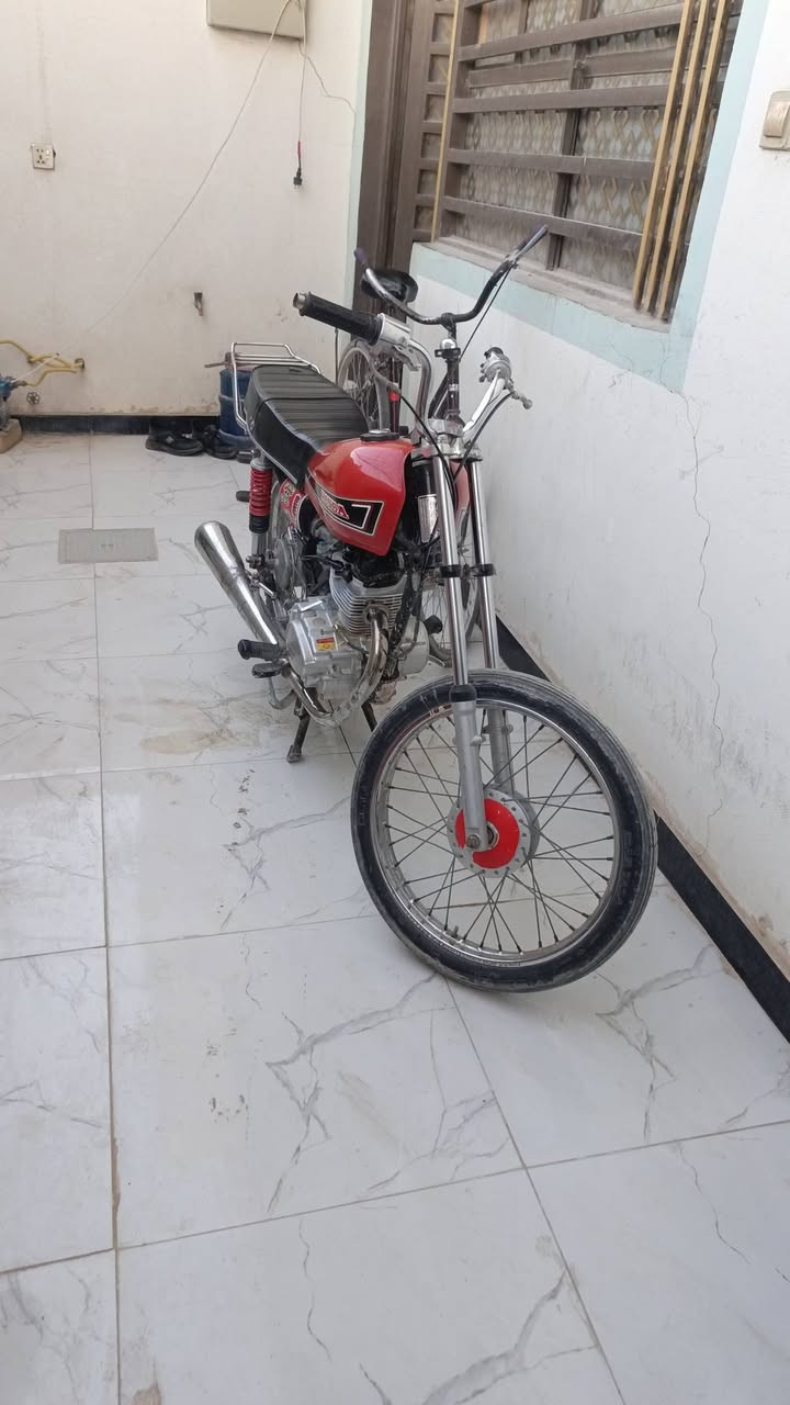 سلام عليكم  دراجة اربعة كير اصولي مديل 2022تعميرة 2025 دراجة نضيفة السعر 525بيهة مجال قليل ‏‪***********‬‏هاذة رقمي مابي واتساب موجود ع ماسنجر
