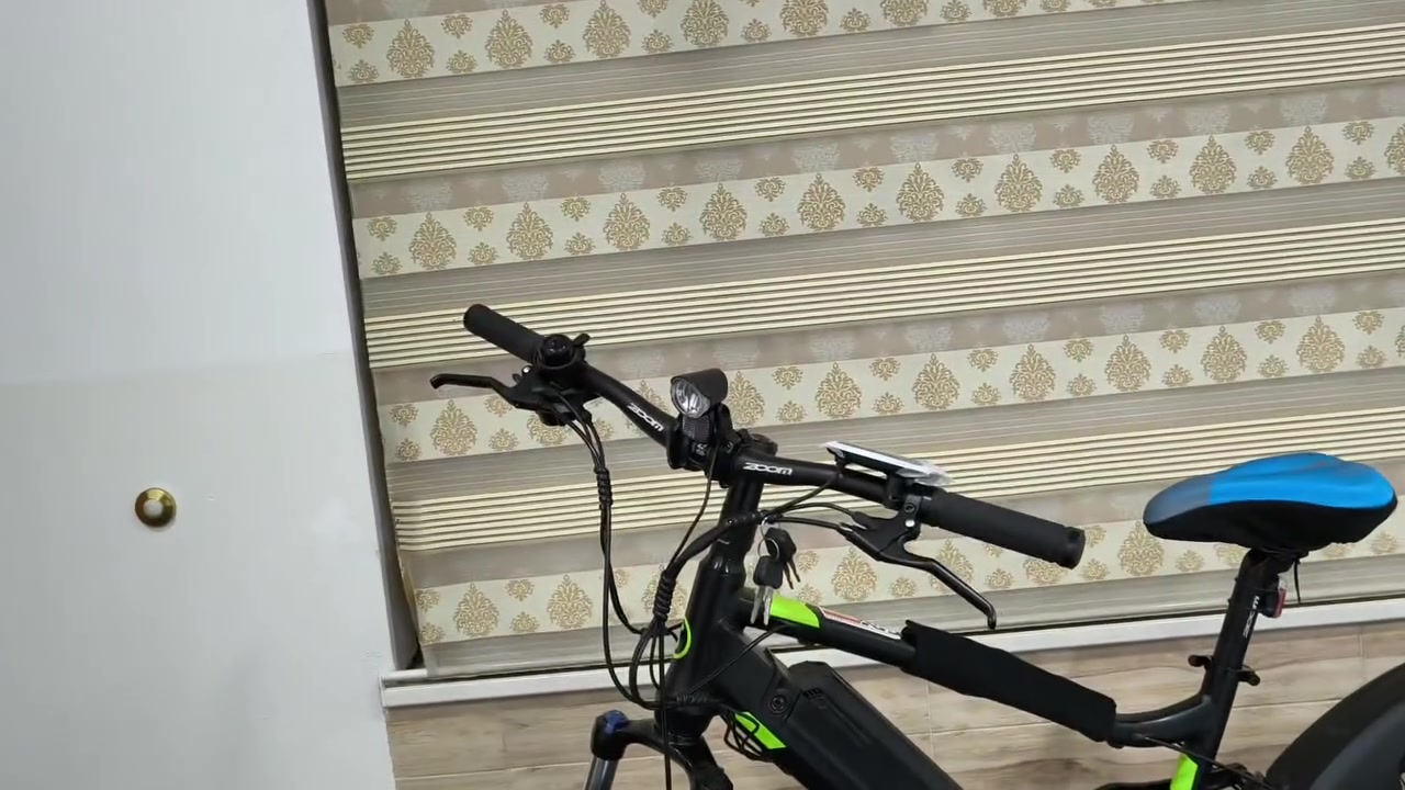 بایسكل شحن (كهربائي) موديل جديد، كلش كلش نظيف، بريك ديسك، الدبل الأمامي قفل، وكلشي بي بشرط وفحص."27.5
***********  whatsapp
