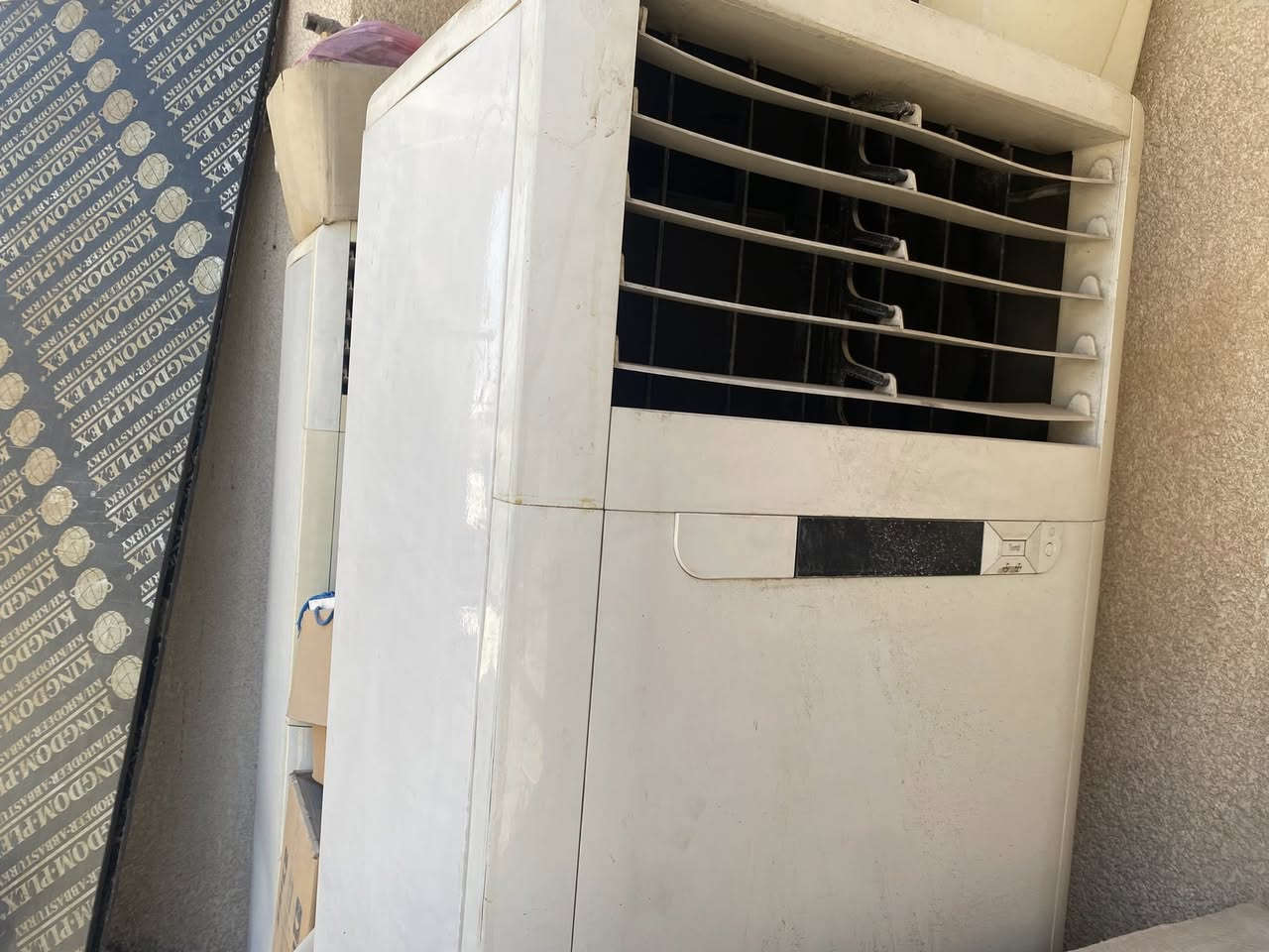 سبلت 5 طن للبيع شغال مع داخلية اضافية ادفع سعر السبلت شغال ونظيف بس متروك ينرادلة غسله وتجي تفحص بيدك وتجيك وتاخذ مع البواري كامل بس ريمونت ماموجود


**إذا كنت صاحب هذا الإعلان وتريد حذفه لأي سبب، رجاءا أرسل رسالة إلى الدعم الفني**