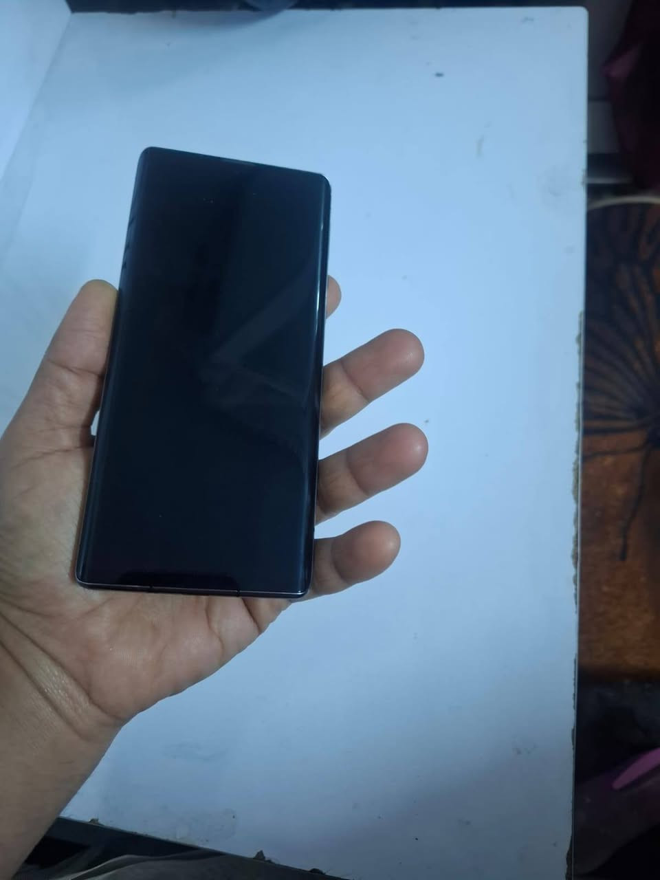 شارب r6 جهاز مفول ونصيف زلغ مابي موصفاته معروفه شاشه 244 هيرتز كامرته مفوله ذاكرته 256 بوبجي 60 فربم ويوصل حتى 90 شاشه منحنيه بصمه مندمجه ب شاشه بي نقطه كلش زغيره مامبينه اصلن جهاز كله شغال ع فحص يرهم بيع أو مراوس سعر 180
كلش بسيط مكاني مدينه الصدر بغداد ماعندي توصيل ***********
