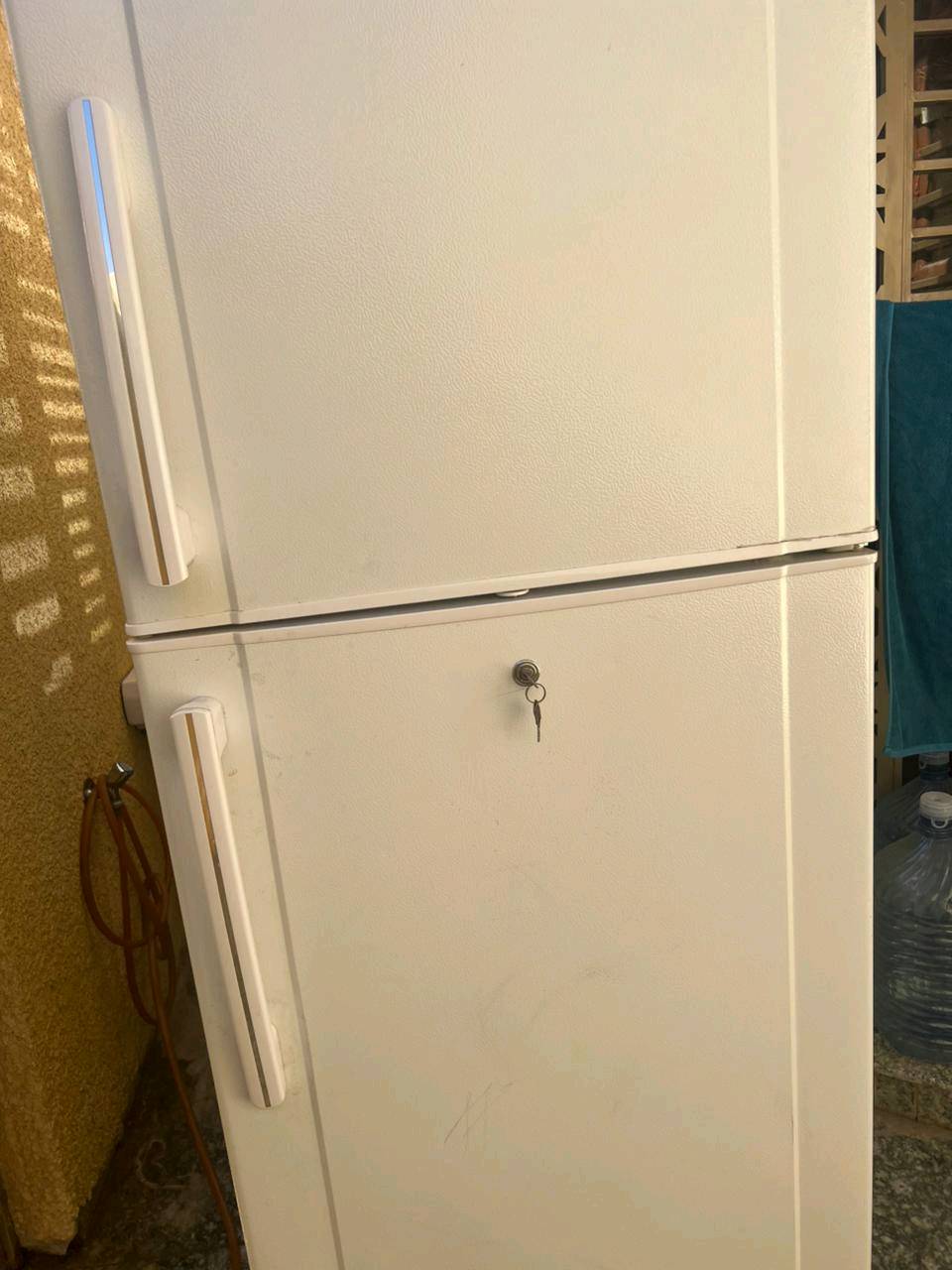 ثلاجه حجم كبير ثلاجه ماداخله اي تصليح مكاني كوفه ثلج خير من الله 