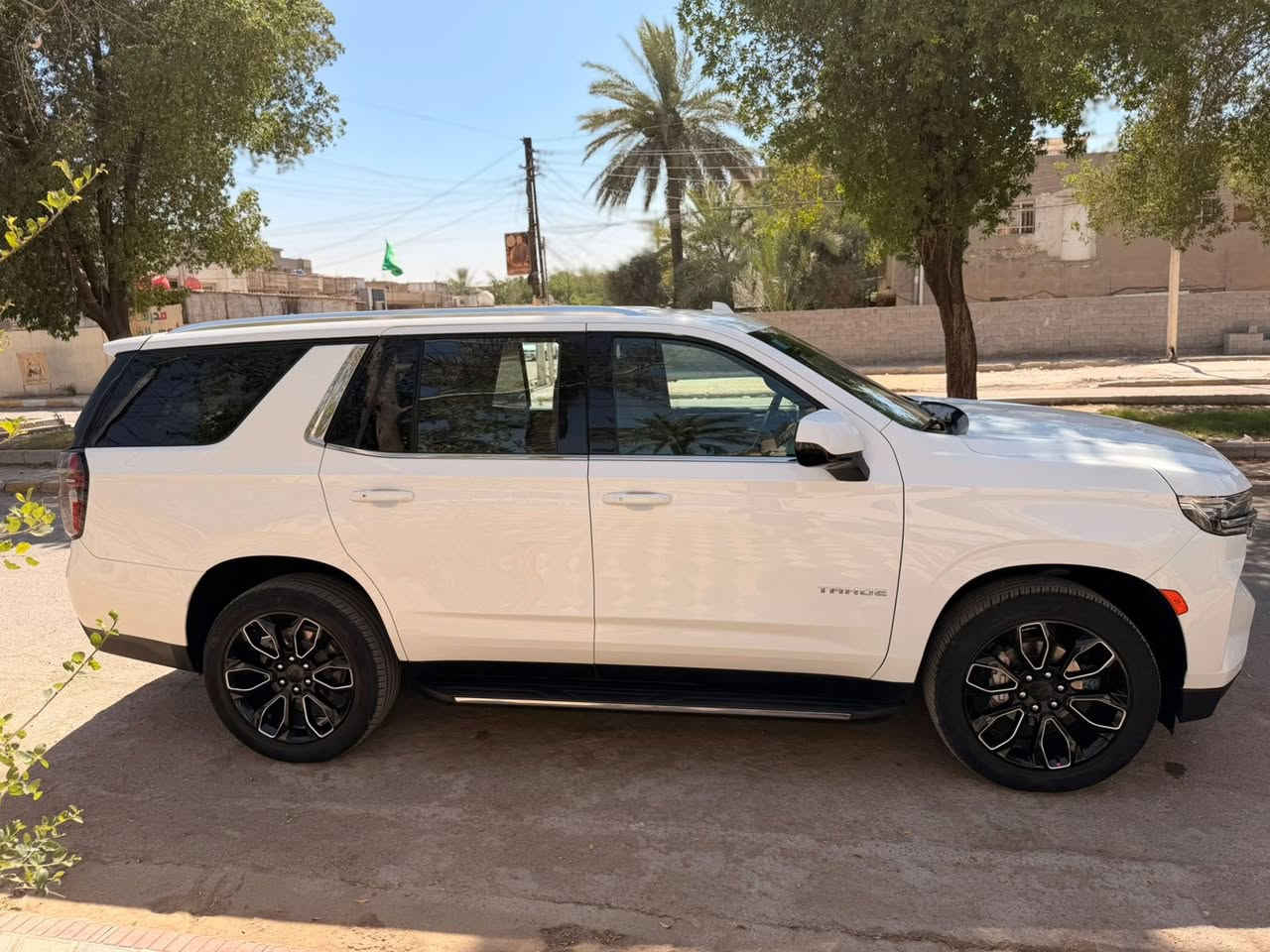 شوفرليت تاهو
موديل 2024 
فئه LT 
داخل بيجي  
وارد امريكي 
حادثها بنيد فقط 
رقم بغداد 
ماشيه 46 الف 
مكاني بغداد  
السعر 40 الف دولار  
الاتصال ***********
