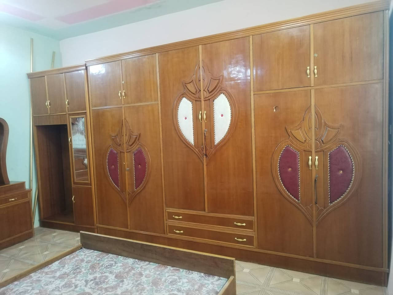 سلام عليكم غرفه نجاره تسكام مكان طوريج لبيع لستفسار تصال عل رقم *********** او مرسال وات
