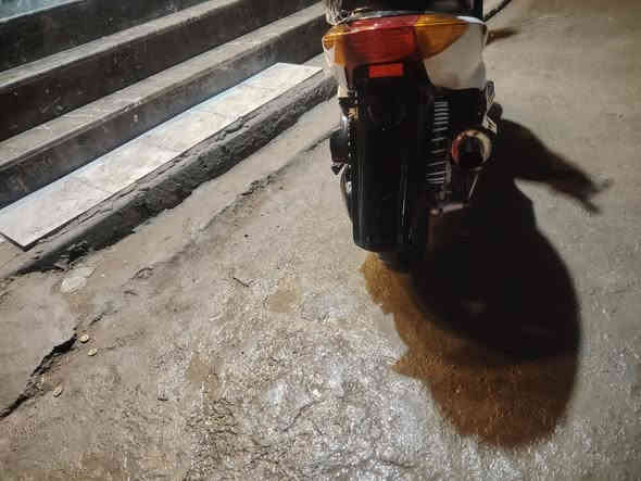 سلام عليكم،سكنس نثية ياباني 140 الدراجة كامله ناحية مكينة وكهربائيات كلشي شغال بيها عدا واير بانزين مكطوع ،نقصها سبايدر وبيها كسر بل كفر جاي اطلعها من الباب وانكلبت للمراوس فقط ويه ثعلب لو جي تي ار ***********
