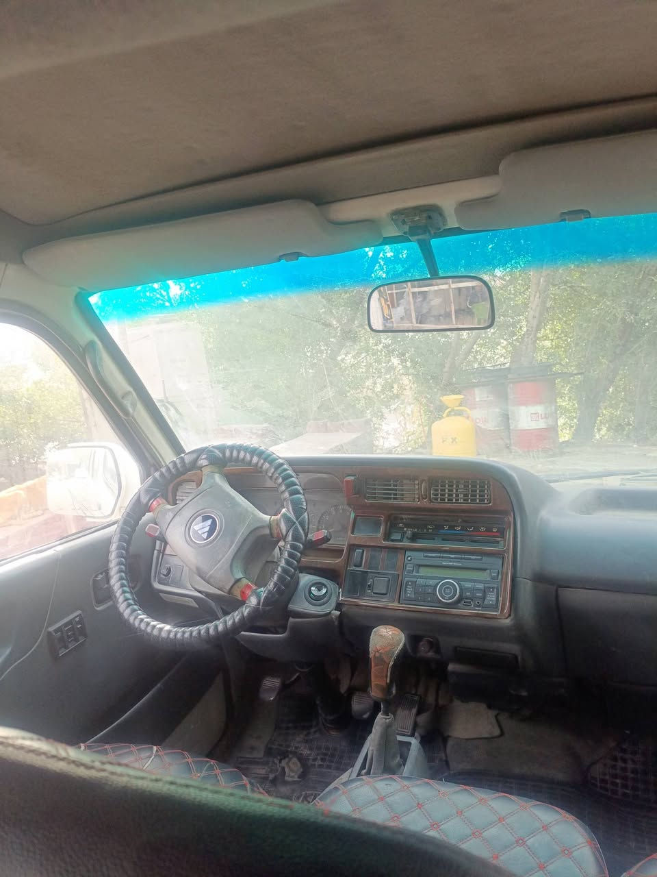 السلام عليكم سياره 2009 سياره بلاديه مكينه جير مقفولات جاهزه قبل للشارع دوشه معان عددهعنوانها عنوانها بغداد الشعله سياره كوم حديد بدون لوحات ابيعها الموجود*********** شراي انتصل السعر 17 بها مجال
