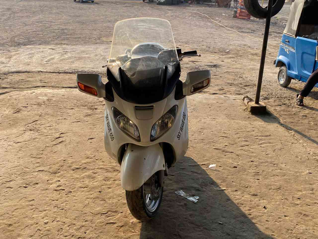 السلام عليكم ورحمة الله وبركاتة دراجة سكاي ويف 650 بحالة جيده للبيع الاستفسار ***********
