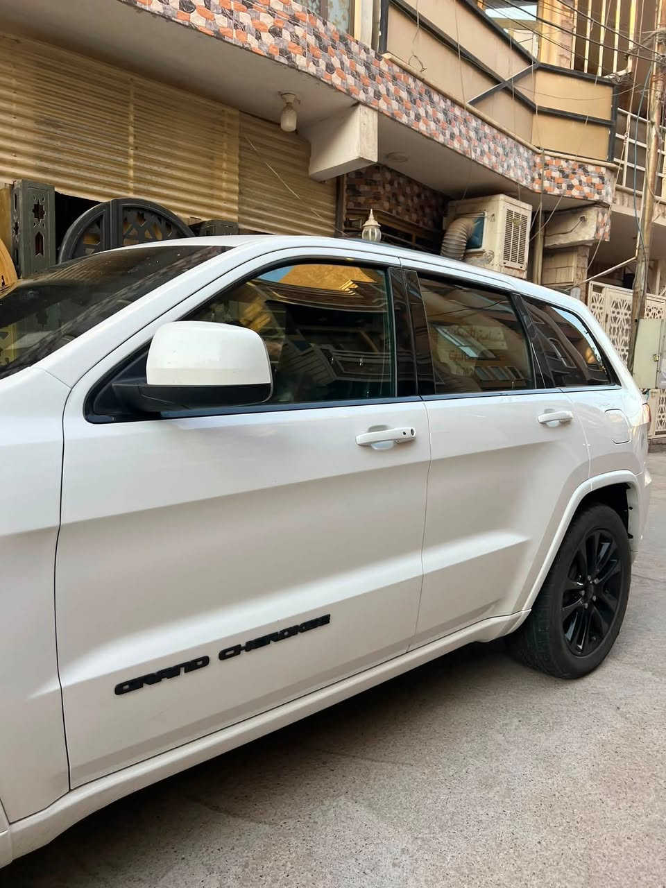 جيب كراند شيروكي 
بلاك توب 
موديل 2020
حادث موضح بلصوره
السعر 225 $
للاستفسار ***********
او خاص
