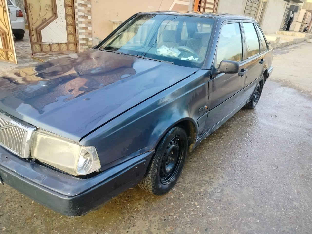 سياره للبيع فالفوموديل 93سنويه عضم كير محرك شرط كاربون بانزين السعر 18وبيها مجال شرط التحويل ***********,,,,,***********
