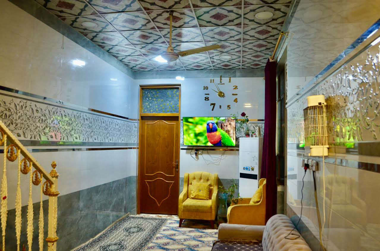 بيت 100 م مربع طابو صرف .. طابق ونصف
الوفاء تدريسين مقابل المدرسة الصينيه الجديده يبعد 40 متر عن متنزة الوفاء العائلي الجديده  ....
بناء صب كونكريت مسلح 2018
يحتوي الطابق الأرضي على غرفه 4×5 وصحيات داخليه وخارجيه وصاله واستقبال ..
الطابق العلوي يحتوي على غرفه كبيره 7*5 وصاله صغيره ....
البيت نضيف جدا والموقع مميز ...
السعر 165 مليون  قابل للتفاوض 
للاستفسار للحادين بالشراء لطفا الاتصال على
***********
