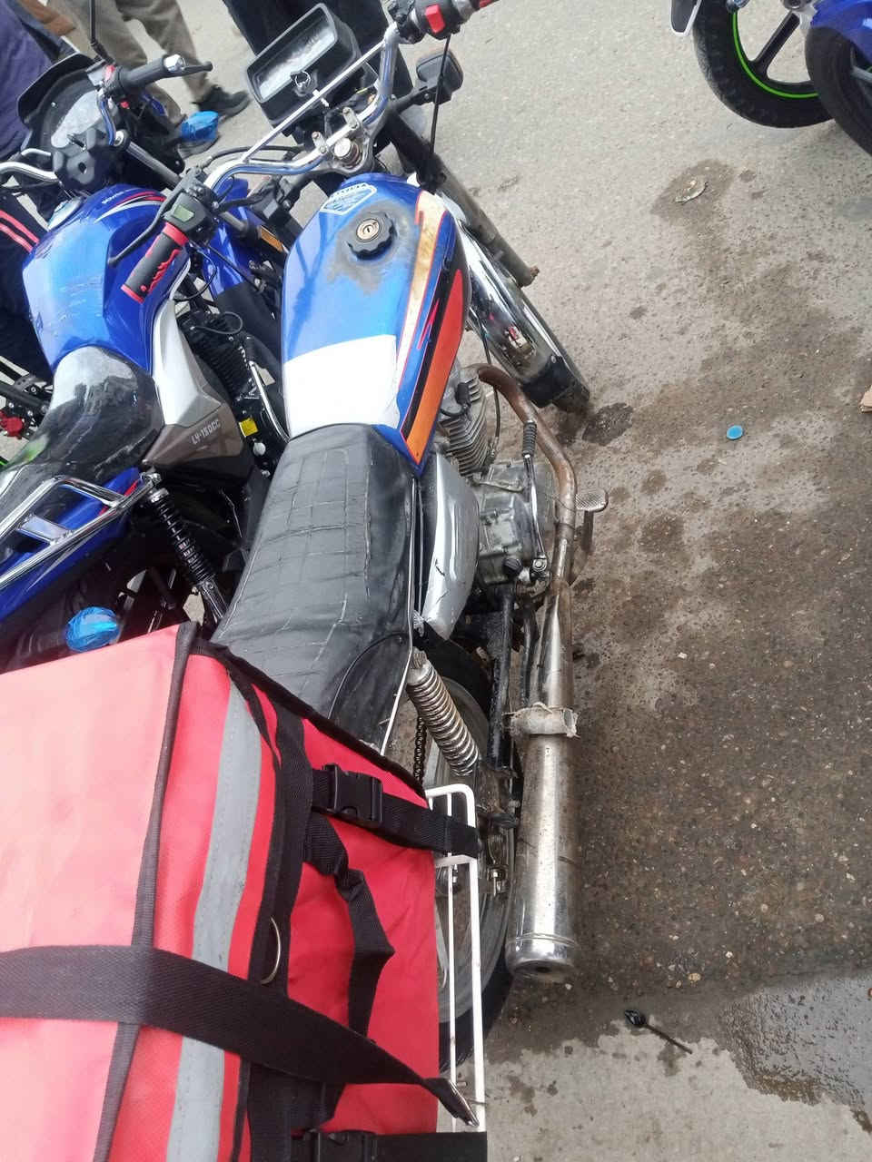 السلام عليكم دراجه ايراني للبيع سعر 450 بها مجال اوراق ما بيها رقم الهاتف *********** انت صل على الرقم
