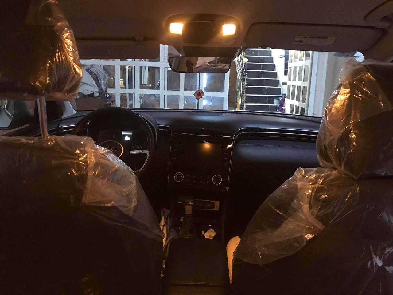 سلام عليكم للبيع توسان ٢٣  رقم بغداد الدولي الجديد. السياره مال بيت ستخدام مره تروح وتجي بيهه للدوام 
مواصفاتها محرك 2500 GDI ماشيه 57 ألف كيلو متر  مانع انزلاق ورادار جانبي وخلفي وامامي وتوقف ذاتي واتو هولد وهاندبريك دكمه كامره خلفيه وبعد بيه مواصفات   حادثهه  خفيف بدون يرباك  منزل صورة الشاصي دكو ويطلع بالكوكل السياره كلش نصيفه. وجاهزه من كلشي السعر. ٢٠٠ وبي مجال المكان بغداد  رجاءا الاتصال بالرقم مكلف بالنشر 

رقم ***********
