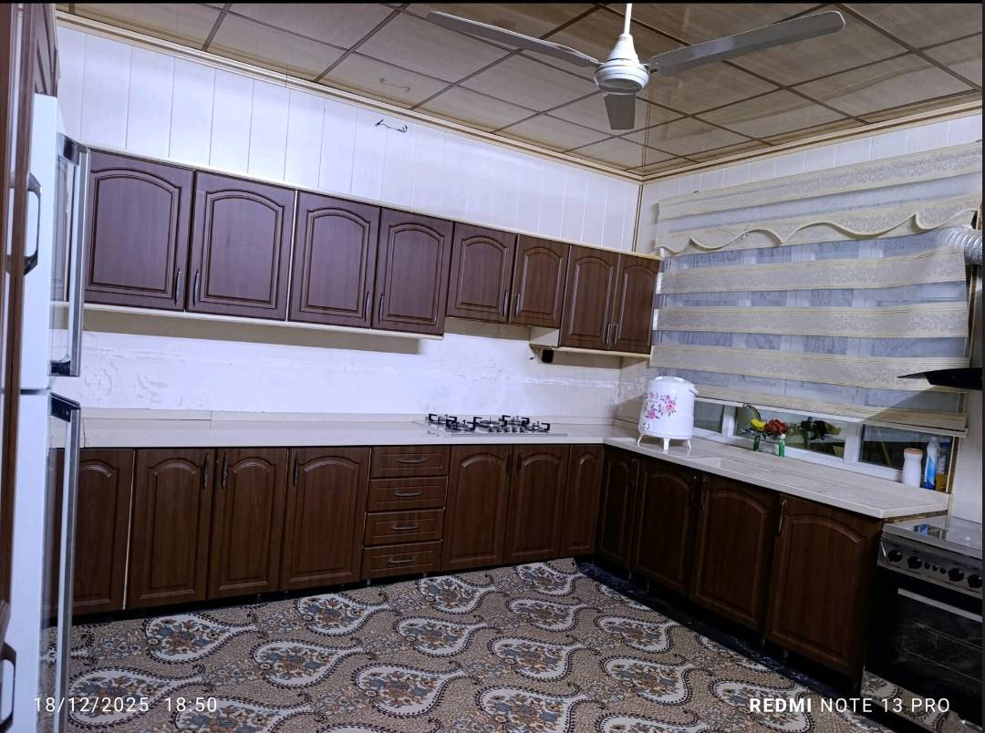 ئــەم کـــەوانــتەرە دارە بــۆفـرۆشتن💰
کــەوانتەری داری بـاڵام پرێسی ئـەســڵی ،،دیــوان،، زۆر پـاک و جــوان و بێعەیب 
ســەرەوەی .. ٦ .. شــەش مــەتــر
خــوارەوەی .. ٦ ،، شــەش مــەتــر
مــەخسـەلەی ٢ دوو مــەتــر بــان کــاشی دەرەجەیەک
بـان کــەوانتەرەکەش بەهەمان شـێوە هەمووی مەڕ مەڕە 
تــەباخ و مـرەشــەحیشی لــەگەڵ دایە
........
کــەوانتەرەکە بـەش بەش ئەکرێت تـابتوانرێت لەگەڵ هەموو مەتبەخێک دا بگونجێنرێت✔️
🪶🪶🪶🪶🪶🪶🪶🪶🪶
هەربەڕێزێک ویستی کەوانتەری داری هەیە ئێمە ئەم کەوانتەرەمان لەبەردەست دایە بەنرخی گونجاو ئەیفرۆشین.
🧹🧹🧹🧹🧹🧹🧹🧹🧹
شــوێن/کــــــەلار
ژ.پ.ڤایبەر☎️📥***********
ئێوەی بەڕزیش وێنەی ئەشیاکانتان بنێرن بۆمان تابۆتان بفرۆشین یان لێتان بکڕین
