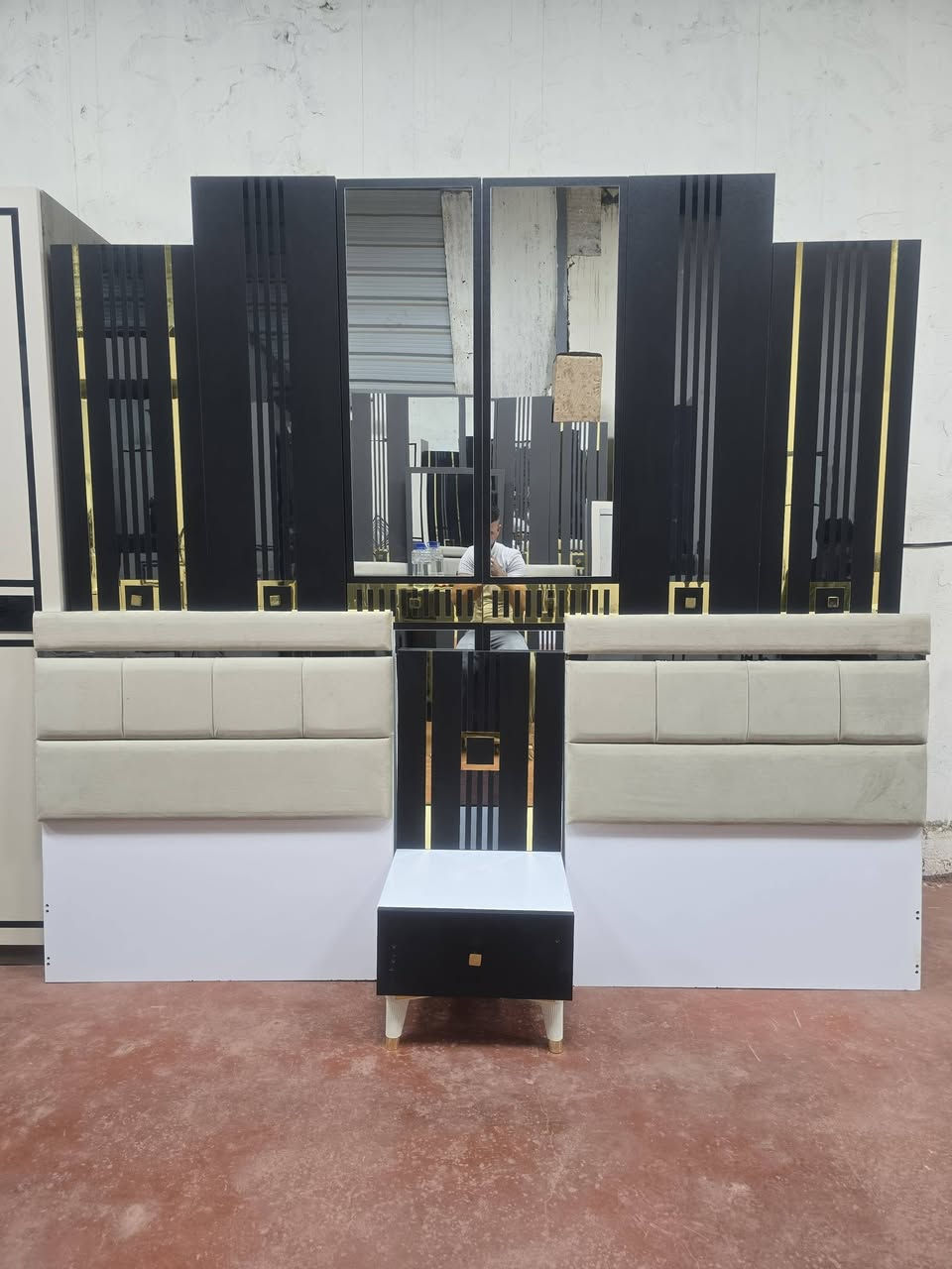 🔥 غرفة تركيه هيدروليك مستخدم سريرين – 6قطع كاملة
ف💯 نظافه 100% |  نظام أبواب مرتبه 
💸 السعر: 525 قفل
🪛 شد مجاني + 🚚 نقل مجاني داخل بغداد 
#يوجد.انواع الغرف خاص


**إذا كنت صاحب هذا الإعلان وتريد حذفه لأي سبب، رجاءا أرسل رسالة إلى الدعم الفني**