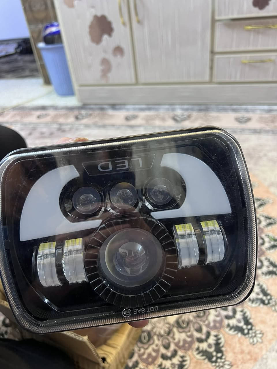 سلام عليكم
كشن +لد مع سكن نهاري مع عدسه ايراني حديث كامل هوه والقواعد مابتهن كلهن جدد ممفتوحات غير مستخدم مكاني الشيخ حمد السعر 35 تواصل خاص 
*********** متوفر واتساب
