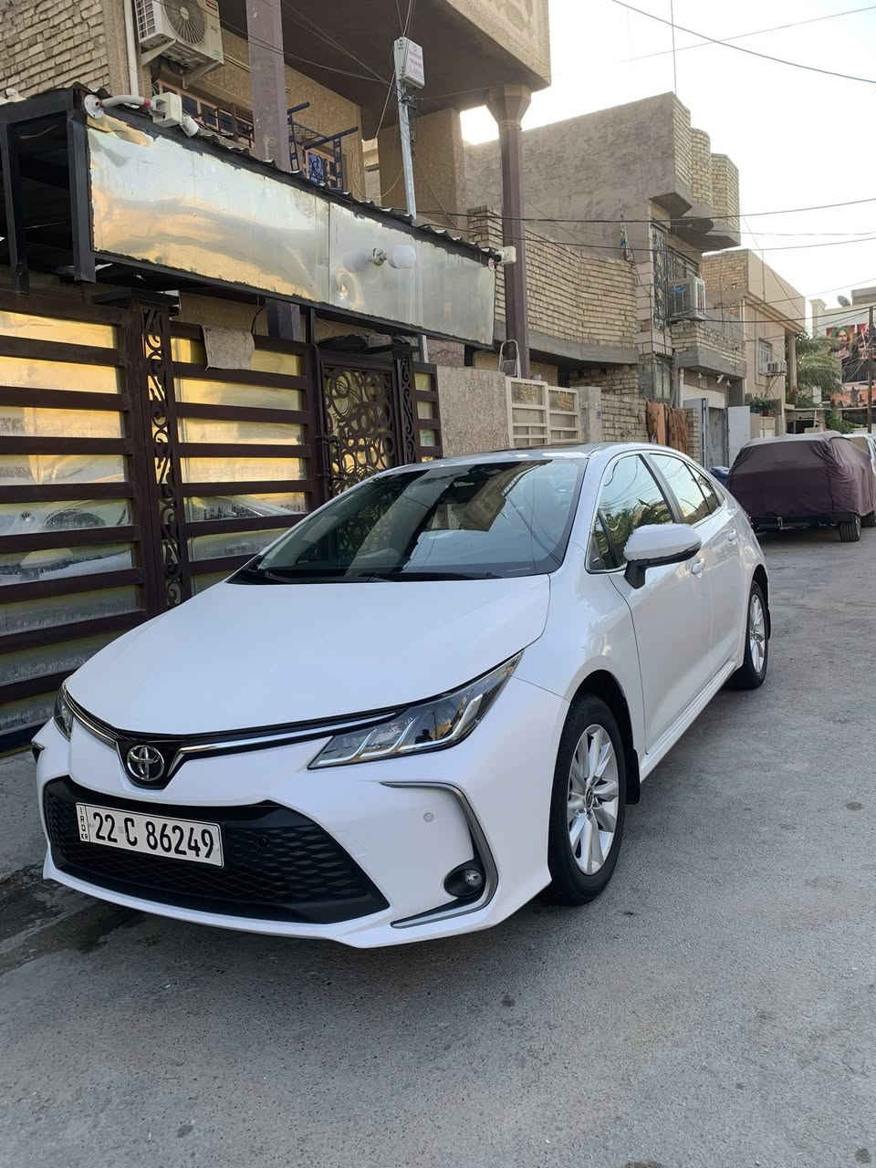 سلام عليكم
كورلا 2023 ساااز بانزين فقط

فول مواصفات 

مكفوله من الضربه والصبغ والبارد

بيها كم رصعه مال حالوب خفيفه جداً ممبينات ومملعوب بيهن

ماشيه حالياً 65 الف كم حقيقي

رقم اربيل بسمي 

مكان السياره بغداد

***********
