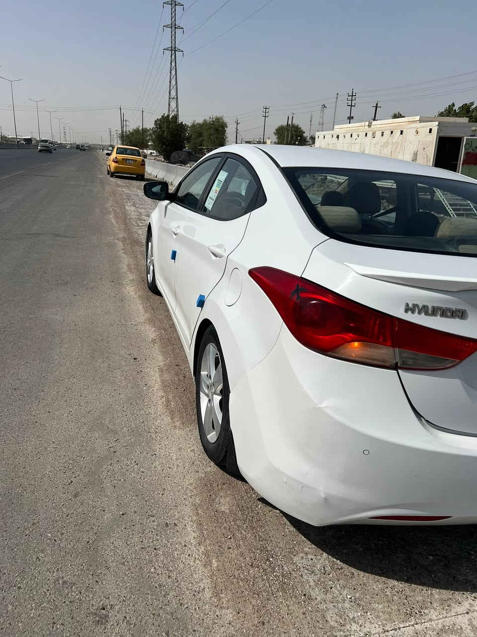 السلام عليكم النترا خليجي موديل١٢تفاصيل السيارة فول مواصفات عده البصمه حادثها خلفي  جاملغ نفسه مصلح وباب مبدل جهة اليمنى وبنيد البنيد مبدل بدون حادث امامي تخم تاير جديد حداديه نص عمر مكينه مجفته تجفيت درجه اولى ثالث تبديله دهن عليها تبريد خير من الله واي استفسار اني خادم السعر ١٠٧وبيها مجال والله خير الرازقين 
الهاتف ***********
