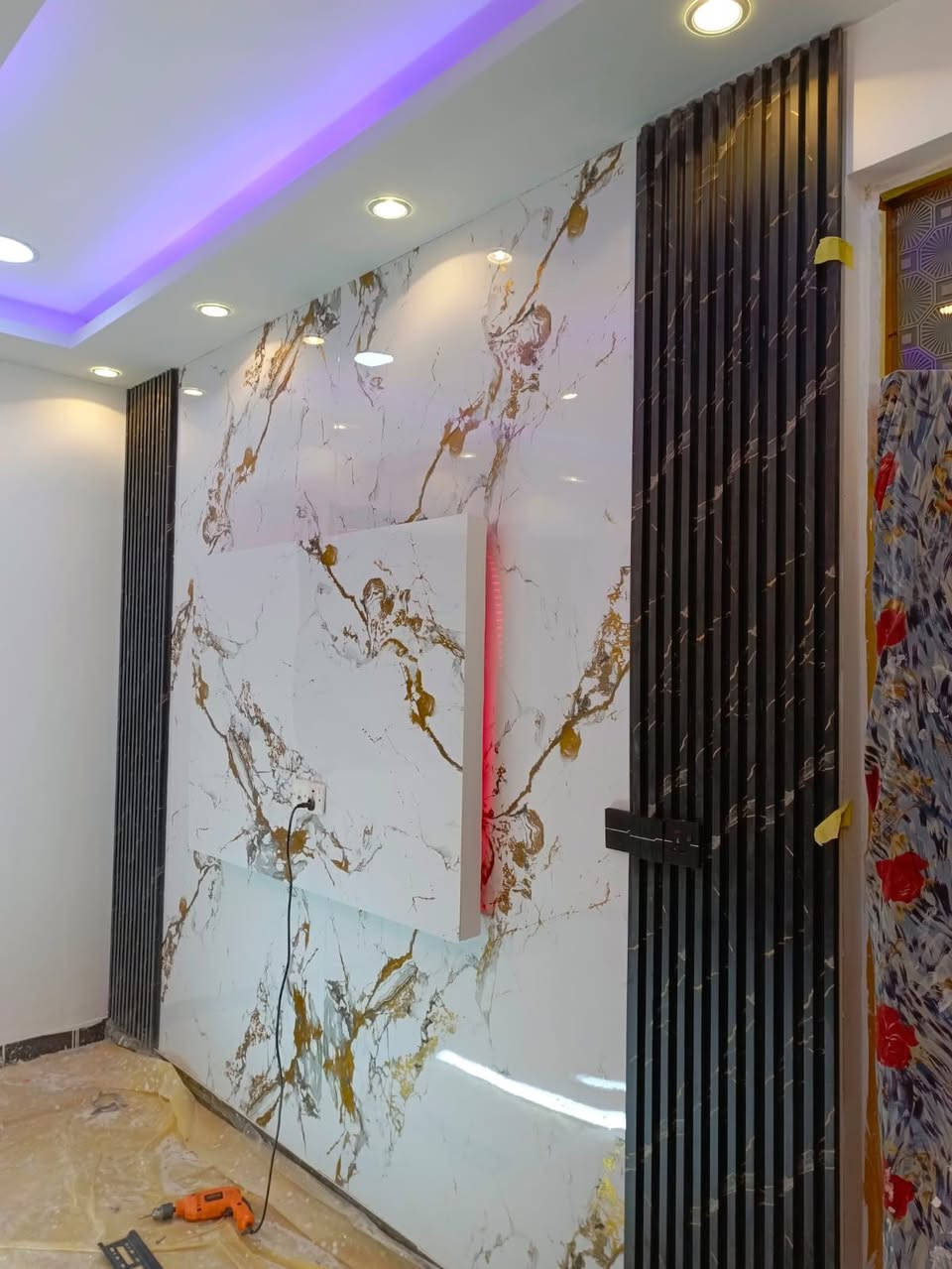 (ديكورات جبسن بورد) واتساب (***********)
كلاسك ملكي 
تغليف جدران
سقوف ثانويه 
بديل الرخام 
ب انسب الاسعار.... 
مكان بغداد
