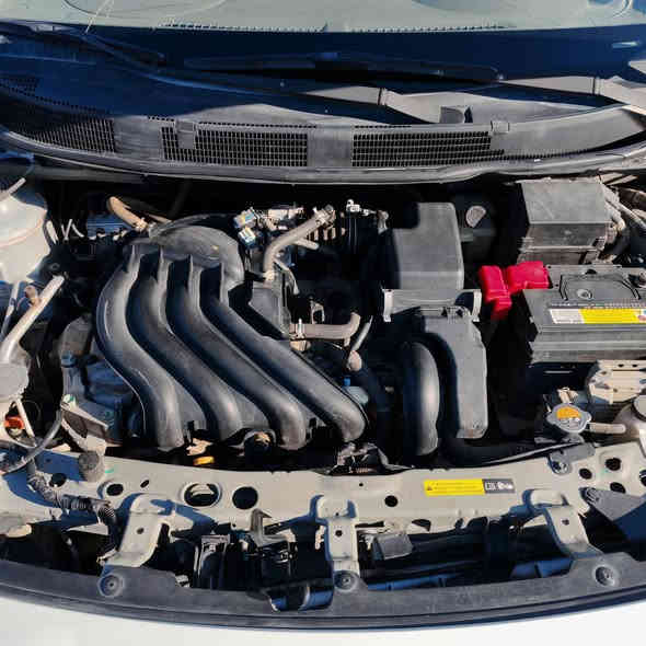 السلام عليكم شباب عندي صني 2020 للبيع مابيه صبغ فقط طخه بالبنيد وموضحه بالصور مكان السيارة بغداد العامرية رقم اربيل باسمي السعر 15.500.000 دينار عراقي 
***********
