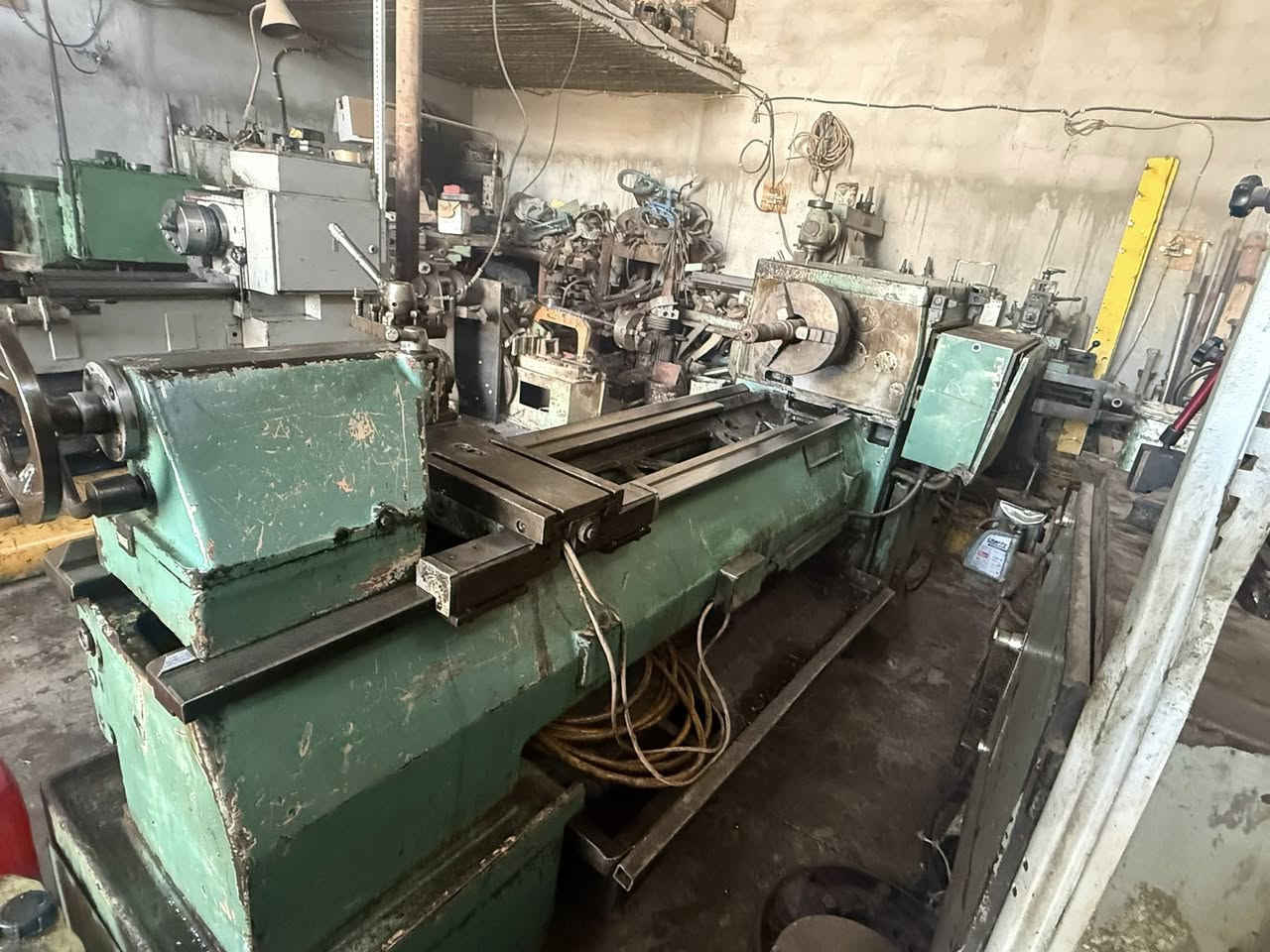 السلام عليكم
تورنه روماني
طول متر ونص تورنه حلوه وعاليه 
كلج ميكانيك
تفر على السلايت 60سم وبيه كصه 
عينه ثلاثيه 12انج فقط
السعر 5مليونو250الف 
المكان النجف حي الحرفيين 
للاستفسار 
***********
