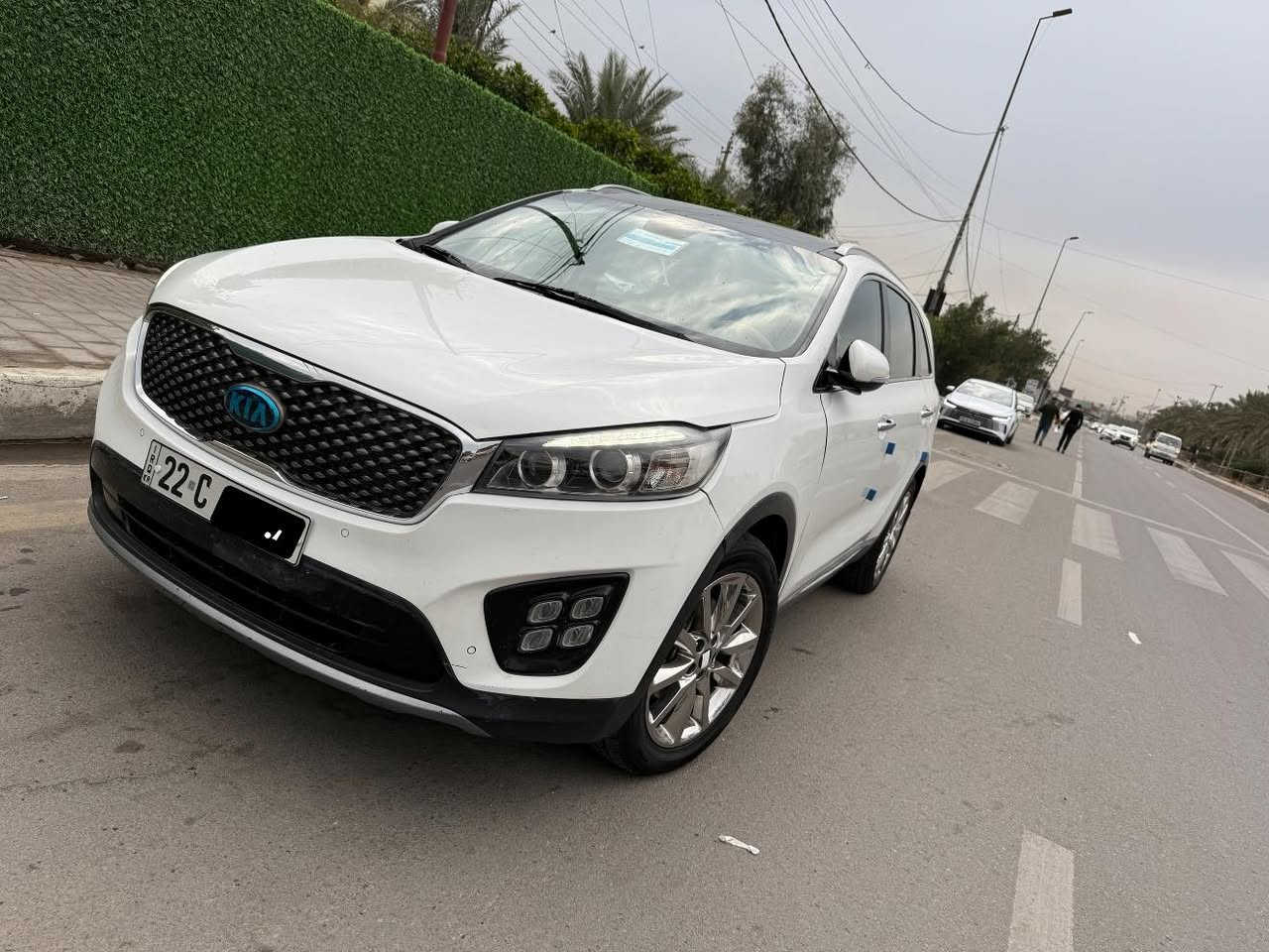 سلام عليكم للبيع كية سورنتو مديل 2018 خليجي فول لخيررر 6 سلندر بصمة كشنات كهربا بنرامة صندوك كهربا شاشة كامرة مري شفط فولللل بعد هواي موصفات سيارة جديدة ماشية 93 الف بيها صبغ بكانت فقط بدون معجون ولا دواخل سعر 185 وبيها مجال رقمي *********** مكاني الشعب ما متواجد عل فيس شراي يتصل
